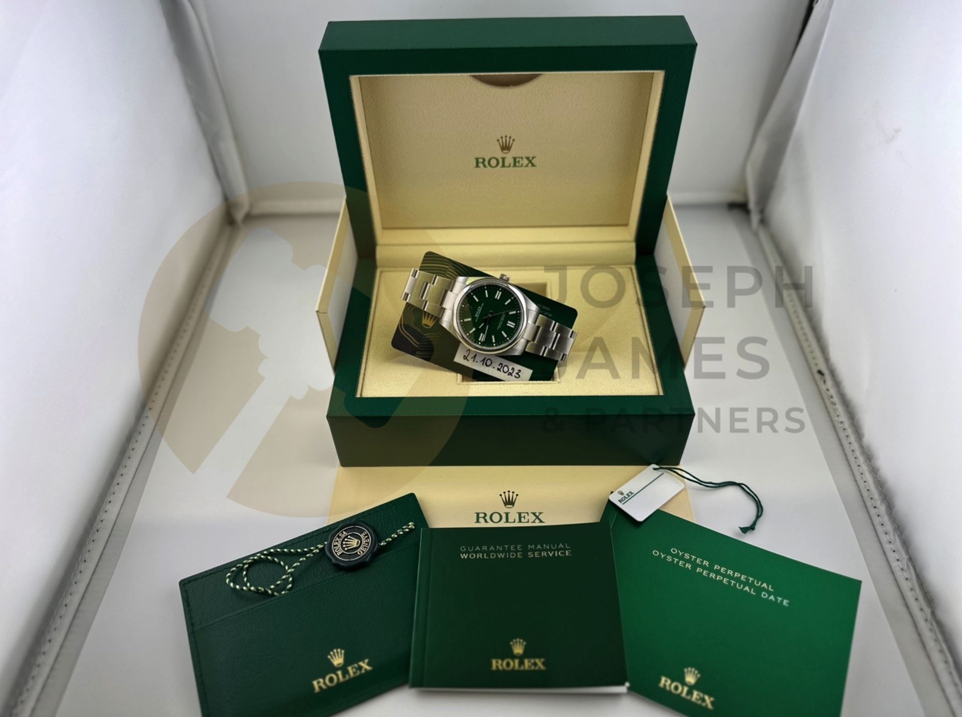 (On Sale) ROLEX OYSTER PERPETUAL 41MM *GREEN DIAL* (2023 - NEW / UNWORN) *BEAT THE 5 YEAR WAIT* - Image 26 of 31
