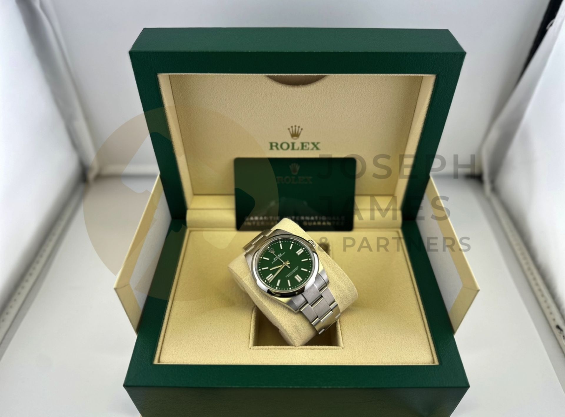 (On Sale) ROLEX OYSTER PERPETUAL 41MM *GREEN DIAL* (2023 - NEW / UNWORN) *BEAT THE 5 YEAR WAIT* - Image 17 of 31