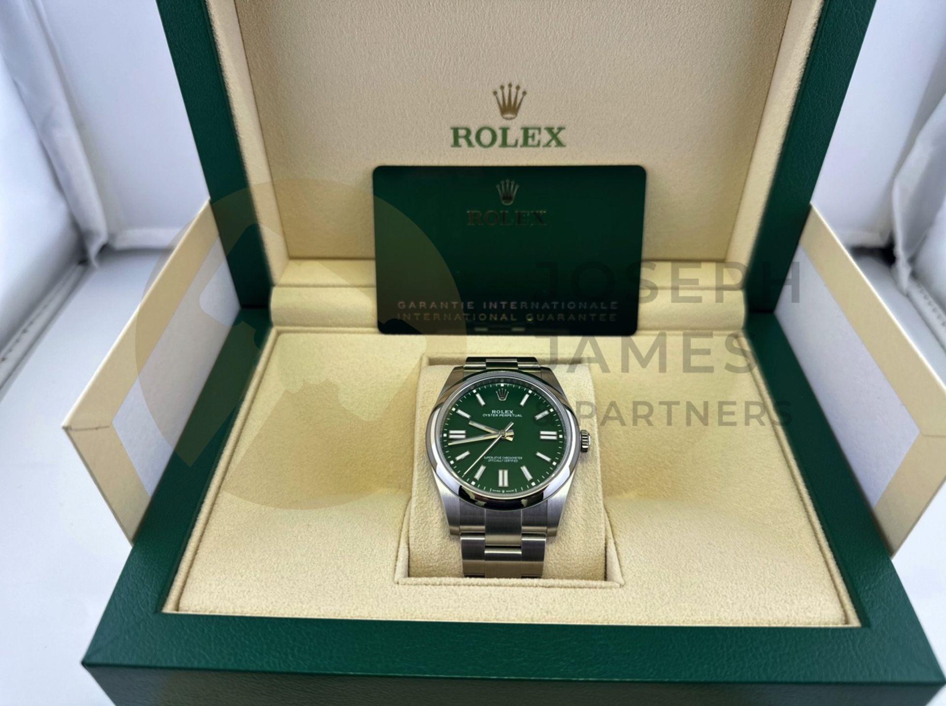 (On Sale) ROLEX OYSTER PERPETUAL 41MM *GREEN DIAL* (2023 - NEW / UNWORN) *BEAT THE 5 YEAR WAIT* - Image 11 of 31