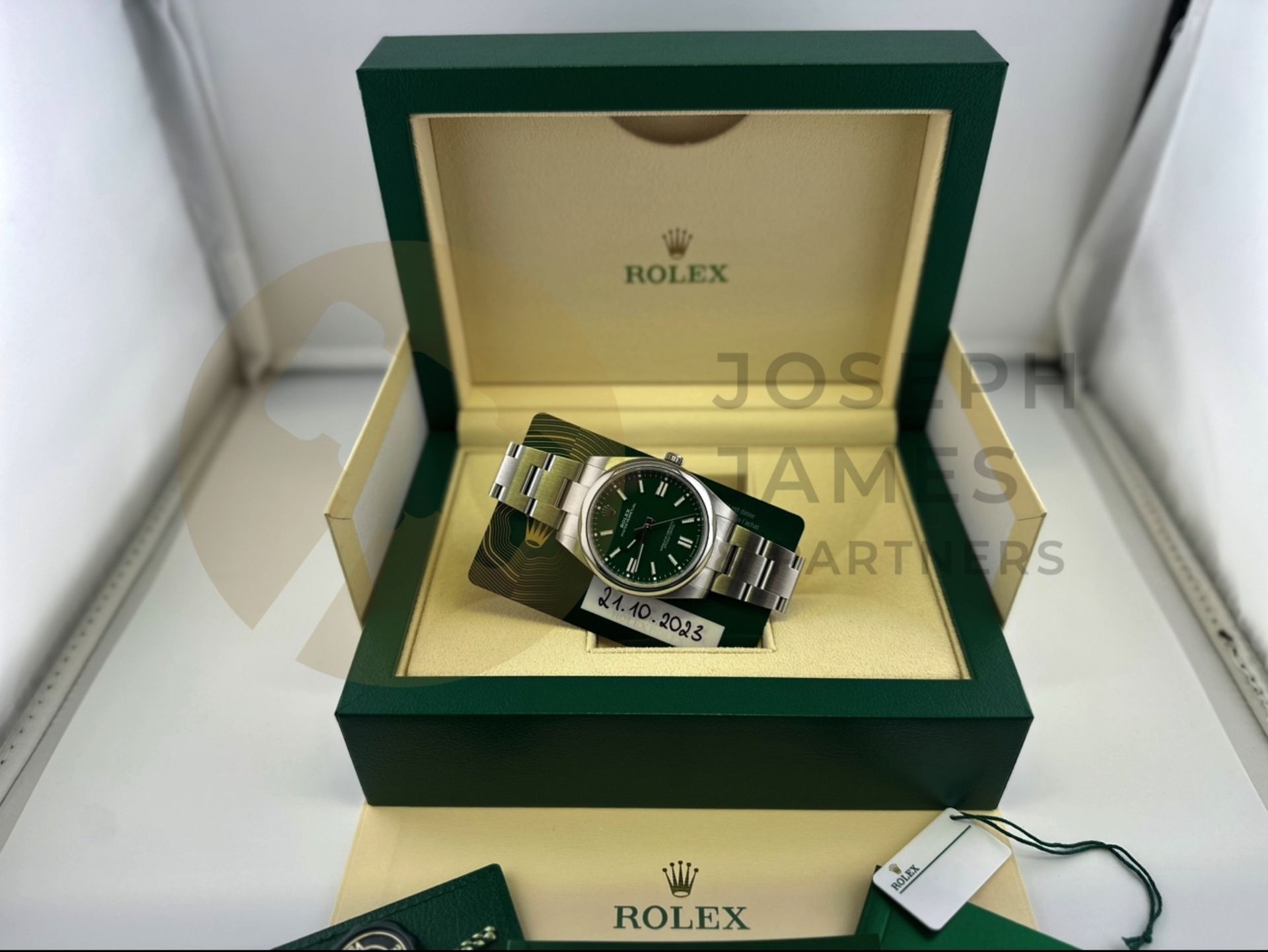 (On Sale) ROLEX OYSTER PERPETUAL 41MM *GREEN DIAL* (2023 - NEW / UNWORN) *BEAT THE 5 YEAR WAIT* - Image 27 of 31