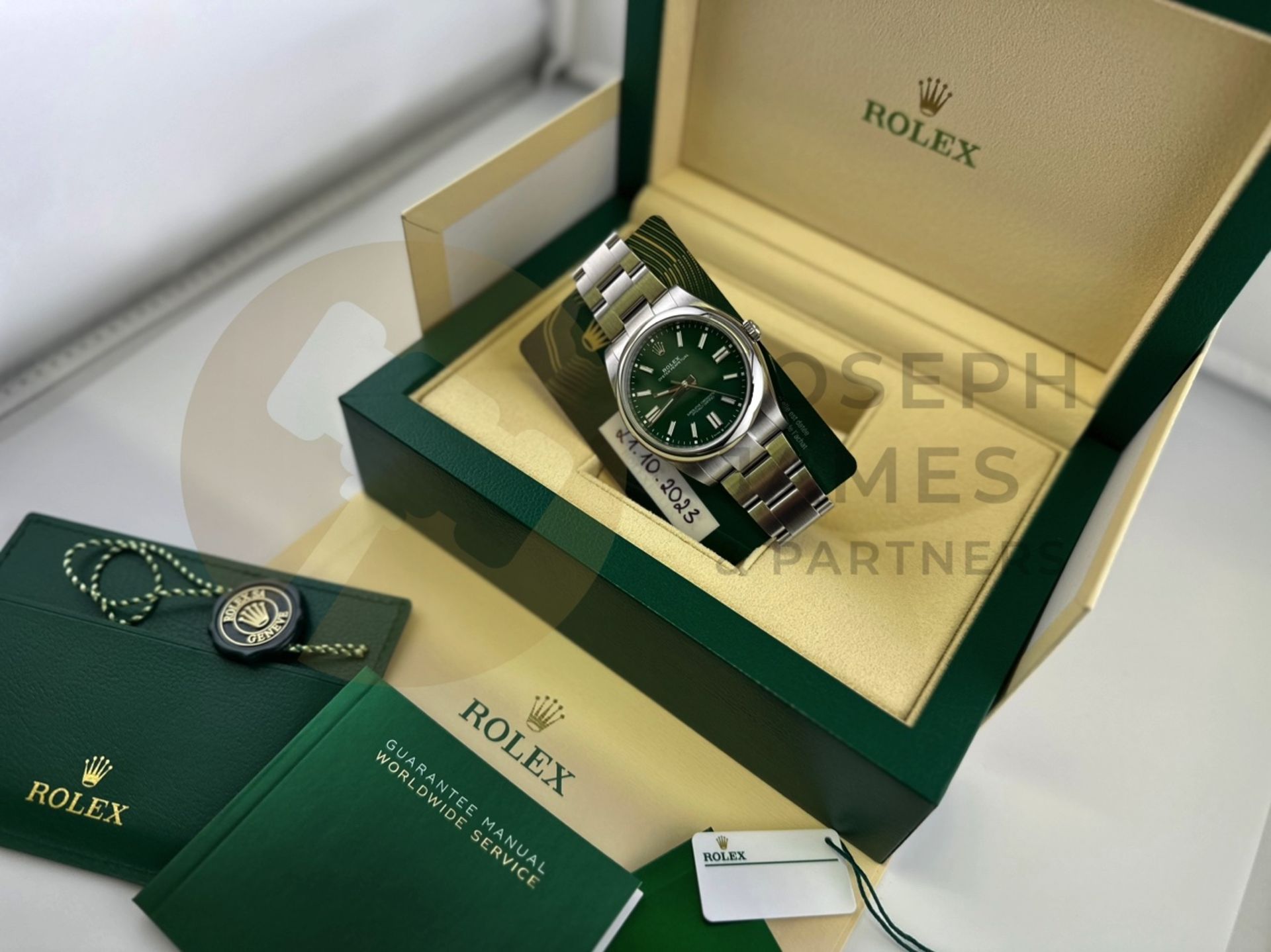 (On Sale) ROLEX OYSTER PERPETUAL 41MM *GREEN DIAL* (2023 - NEW / UNWORN) *BEAT THE 5 YEAR WAIT* - Image 29 of 31
