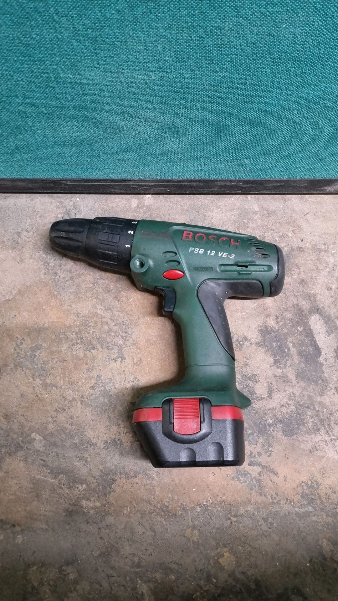 Bosch PSB12VE-2 Cordless Combi Drill with Charger