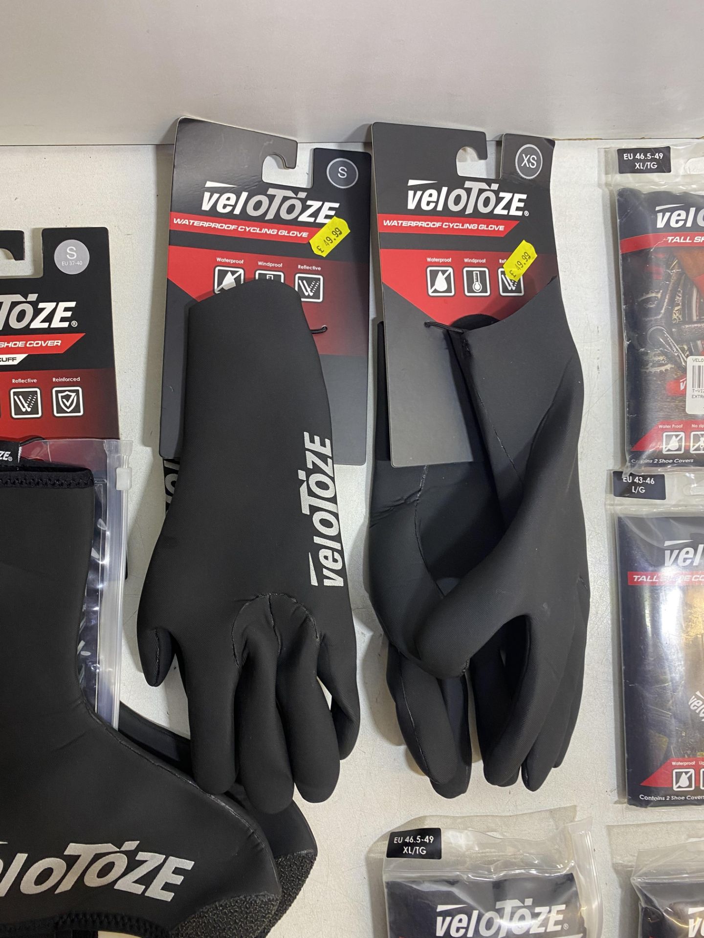 31 x Various Velotoze Cycling Shoe Covers, Gloves & Waterproof Cuffs - See Description - Image 3 of 5