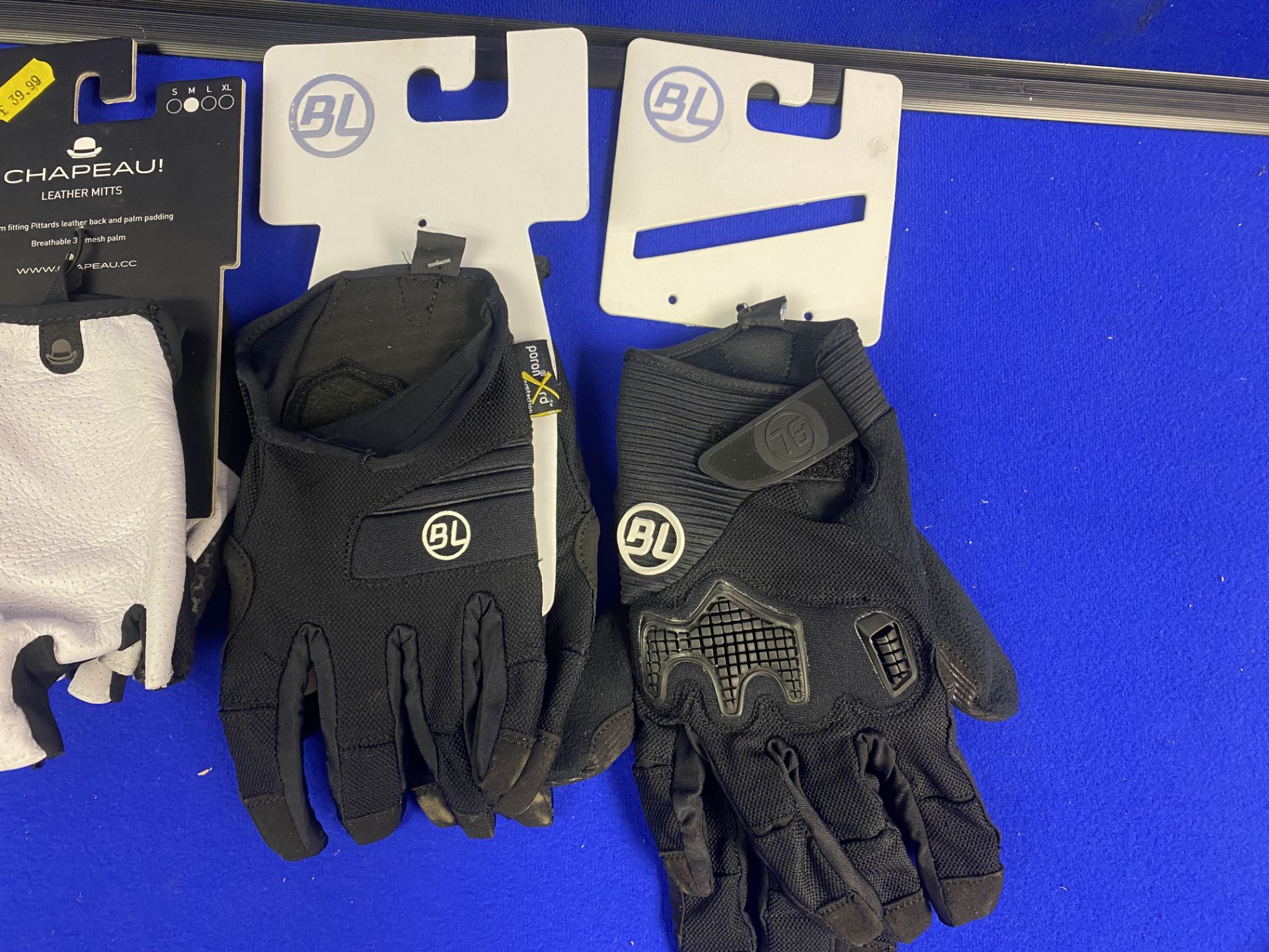 4 x Pairs Of Various Cycling Gloves - See Description - Image 3 of 5