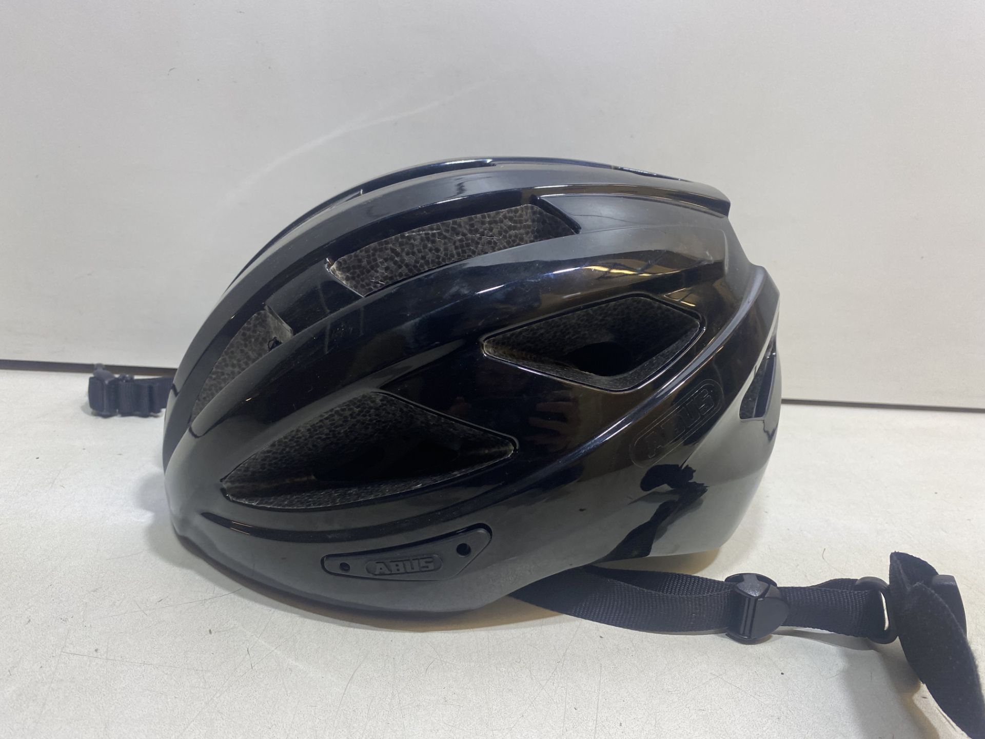 9 x Various Adults & Children Bike Helmets - See Description - Image 8 of 18