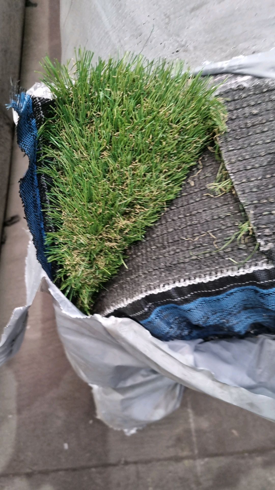 Roll of Artificial Grass - Approx 2m x 20m - Image 2 of 3