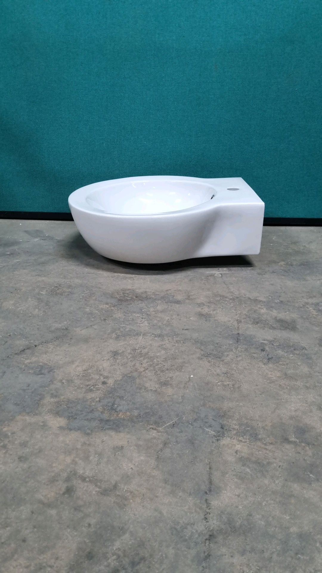 WHITE KEYHOLE SIT ON CERAMIC BASIN - Image 3 of 5