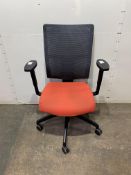 6 x Black / Red Office Chairs