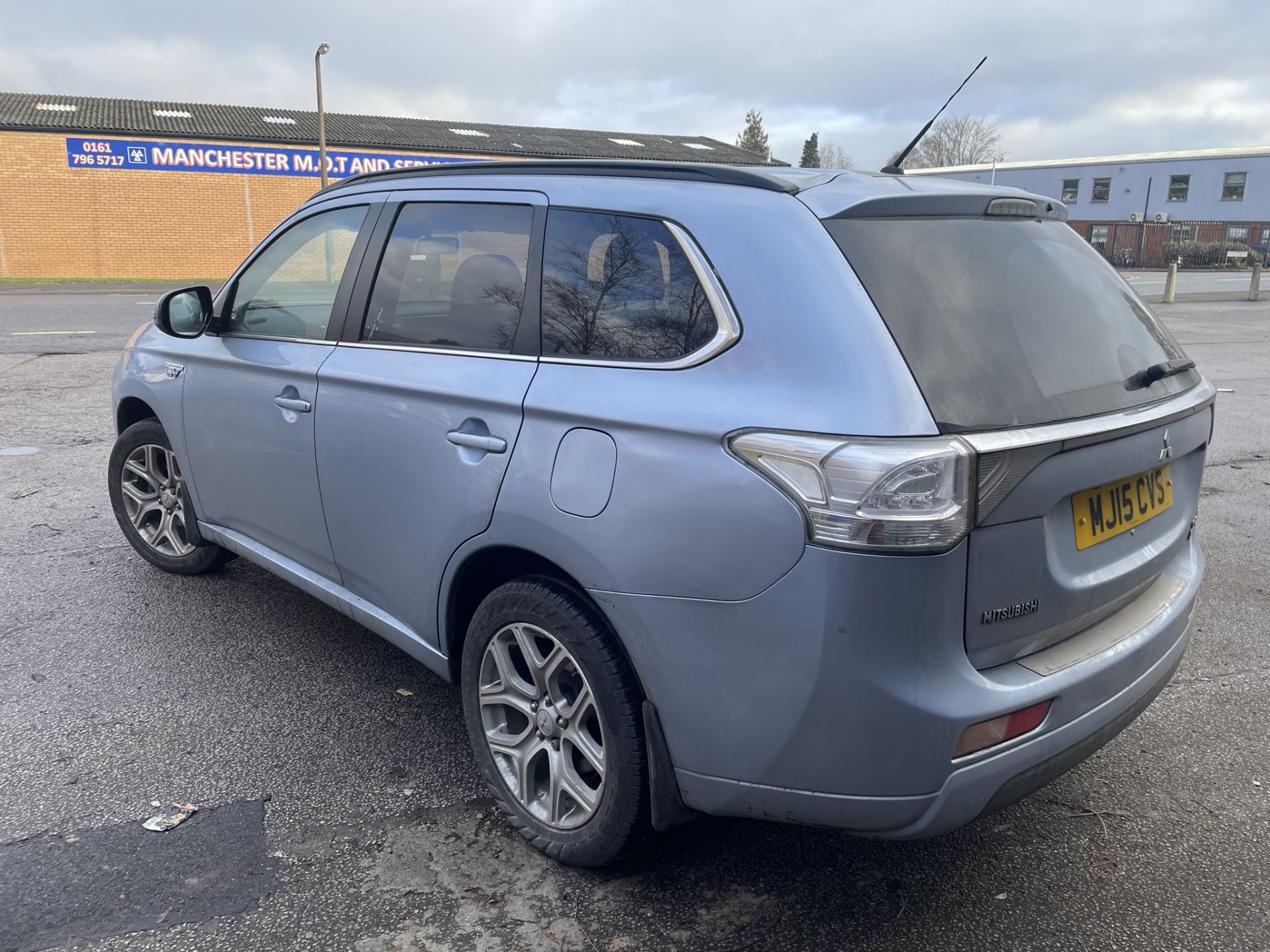 Mitsubishi Outlander Estate 2.0 PHEV GX4H 5DR Auto (1998 cc) | MJ15 CVS | 45,865 Miles - Image 4 of 17