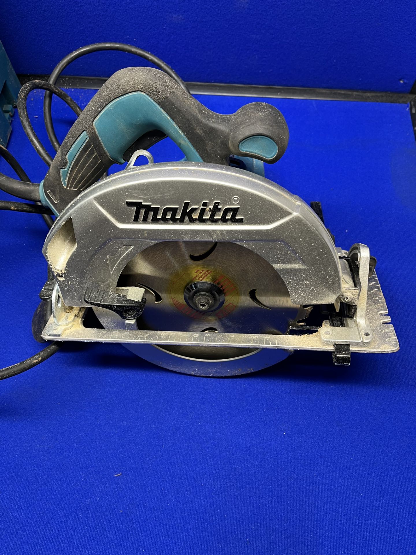 Makita HS7611J Circular Saw