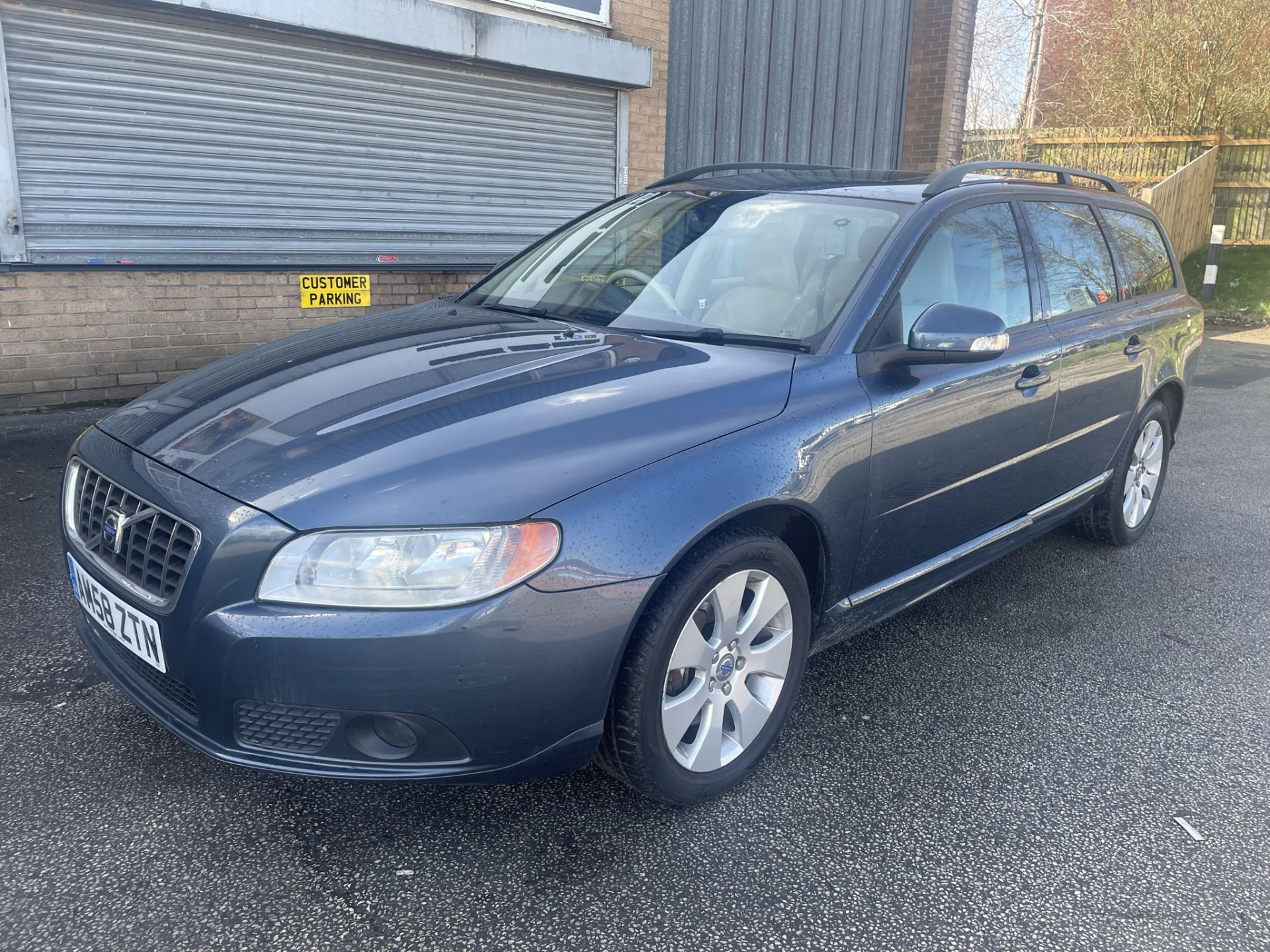 Volvo V70 SE D Auto Diesel Estate | AM58 ZTN | 116,062 Miles | Zero VAT on Hammer - Image 3 of 14