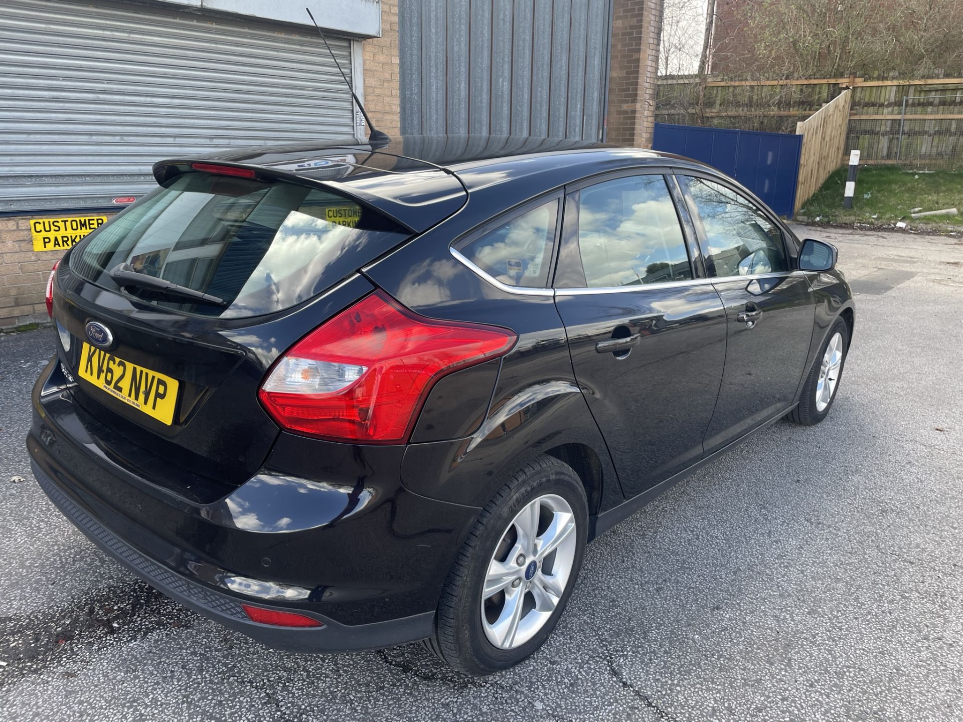 Ford Focus Zetec 125 Auto 5 Dr Hatchback|KV62 NVP | 47,571 Miles |ISSUE WARNING| zero VAT on hammer - Image 6 of 14