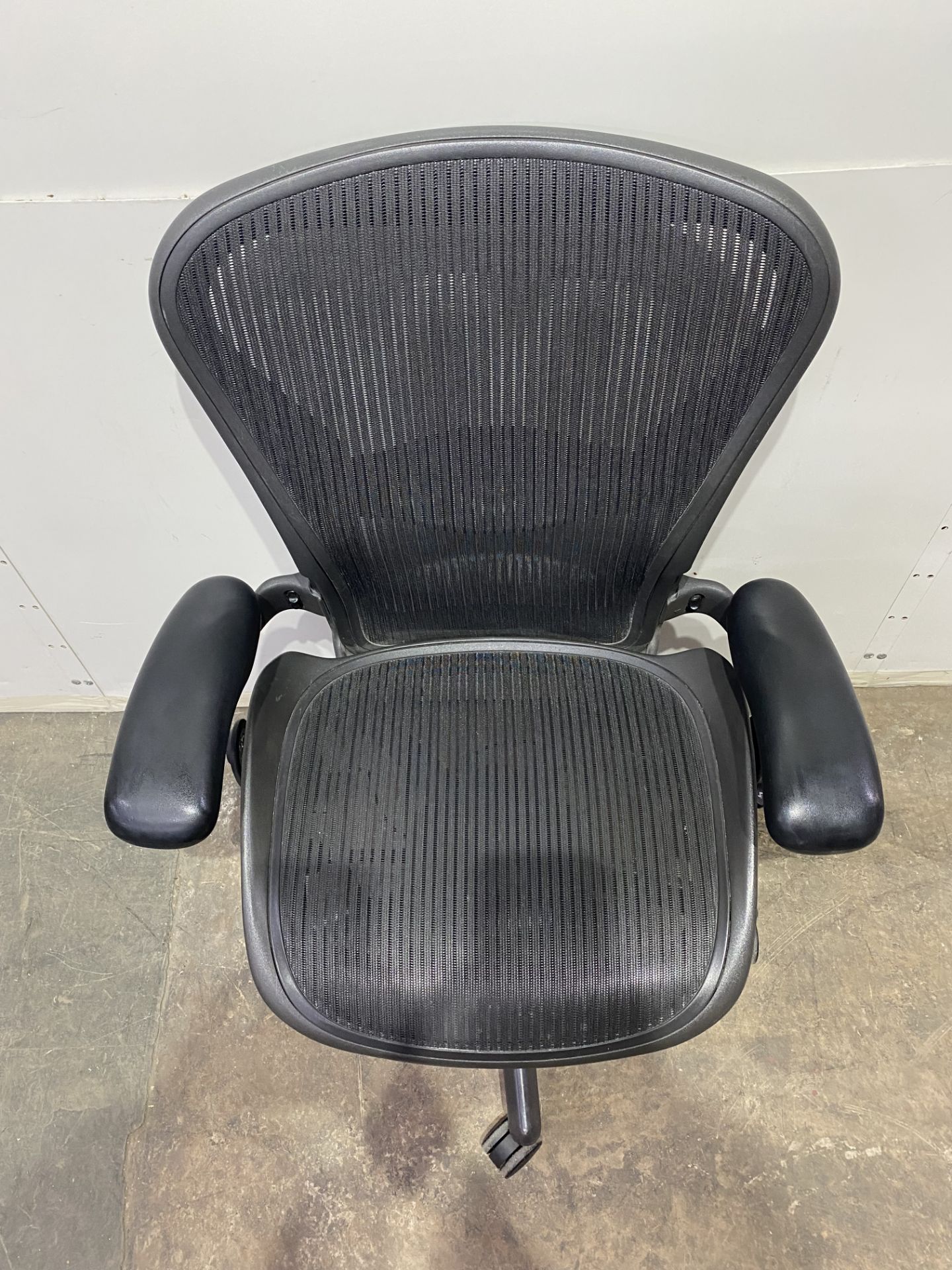 Herman Miller Executive Office Chair - In Black - Image 3 of 14