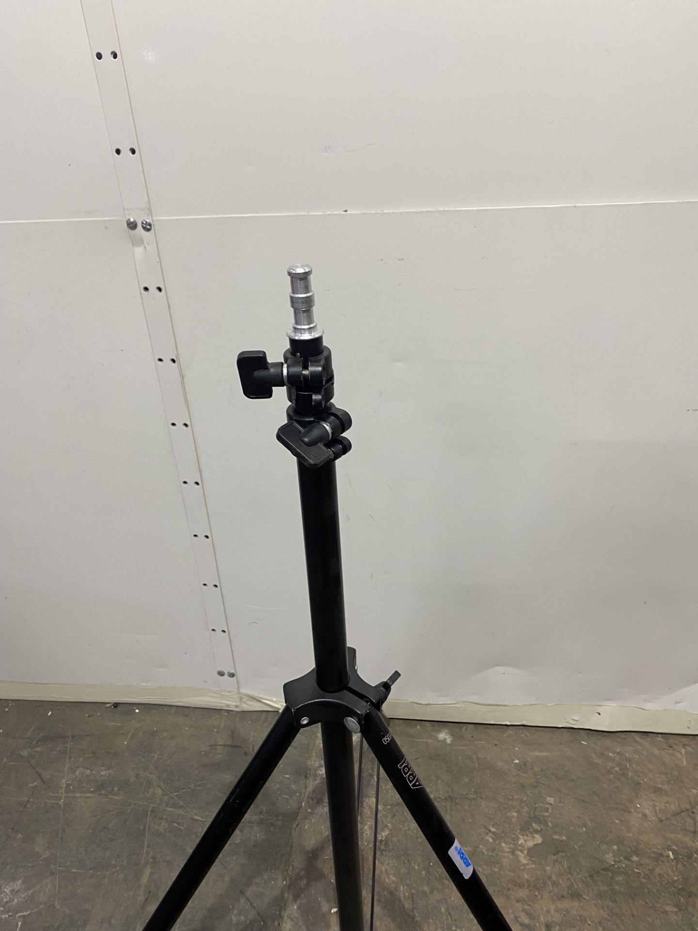 2 x Arri 050A Portable Lighting Stands/Tripods - Image 3 of 7
