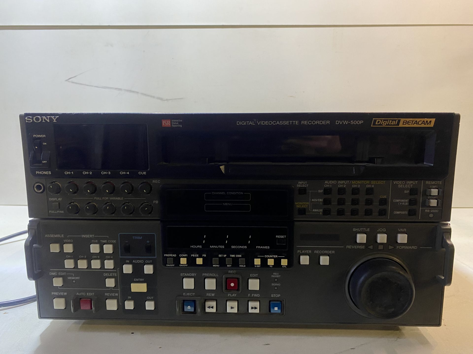 Sony DVW-5OOP Digital Betacam Studio Videocassette Recorder - Image 2 of 10