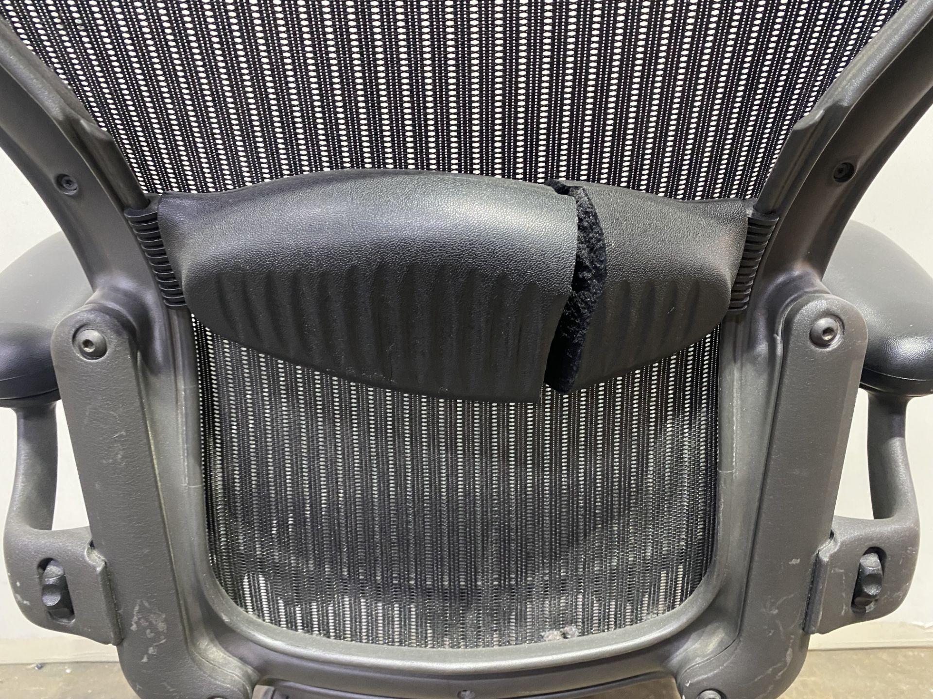 Herman Miller Executive Office Chair - In Black - Image 12 of 16