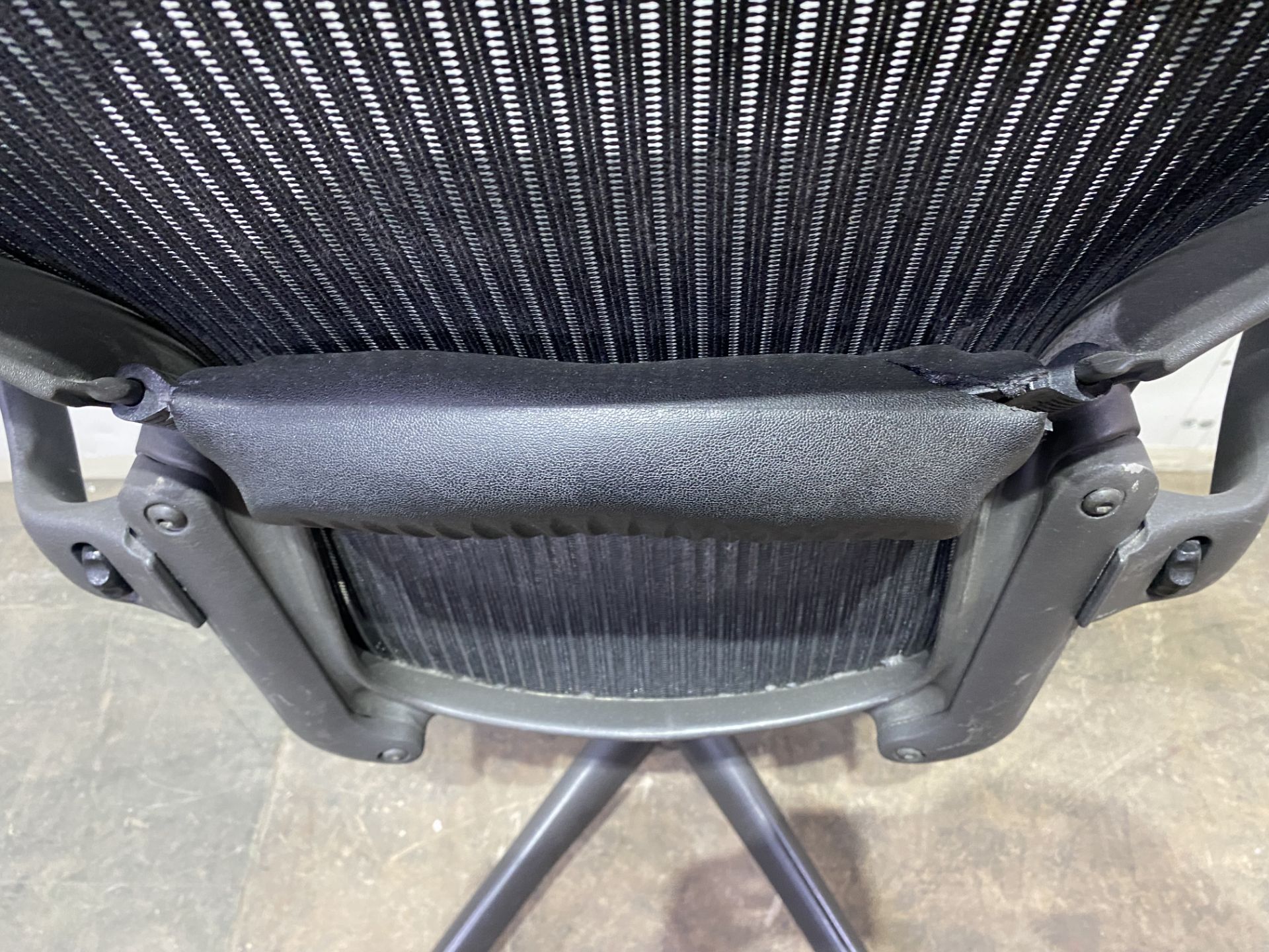 Herman Miller Executive Office Chair - In Black - Image 11 of 17