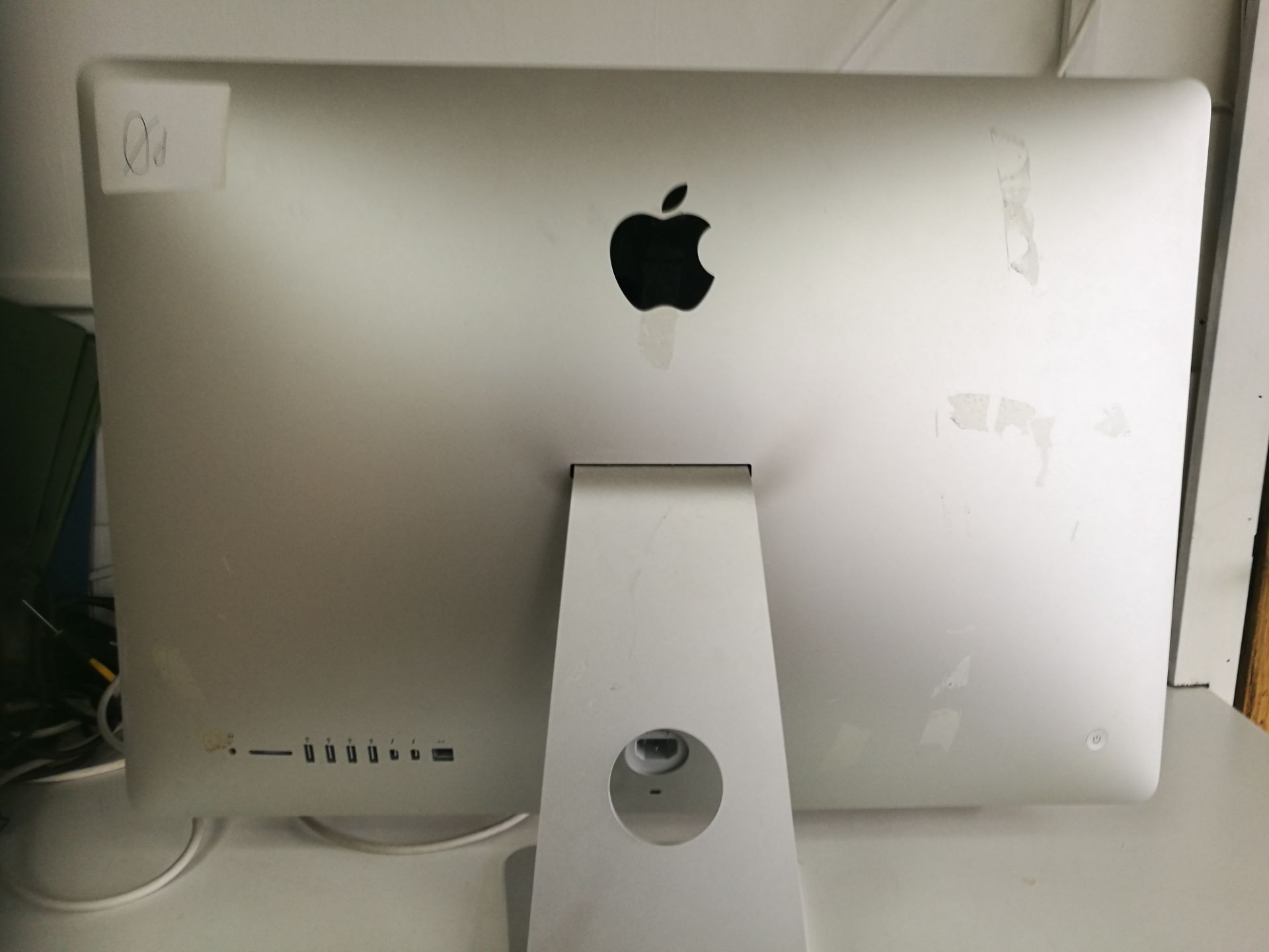 Apple iMac (Retina 5K, 27-inch, Late 2014) (with NSP Flight Bag) - Image 4 of 5