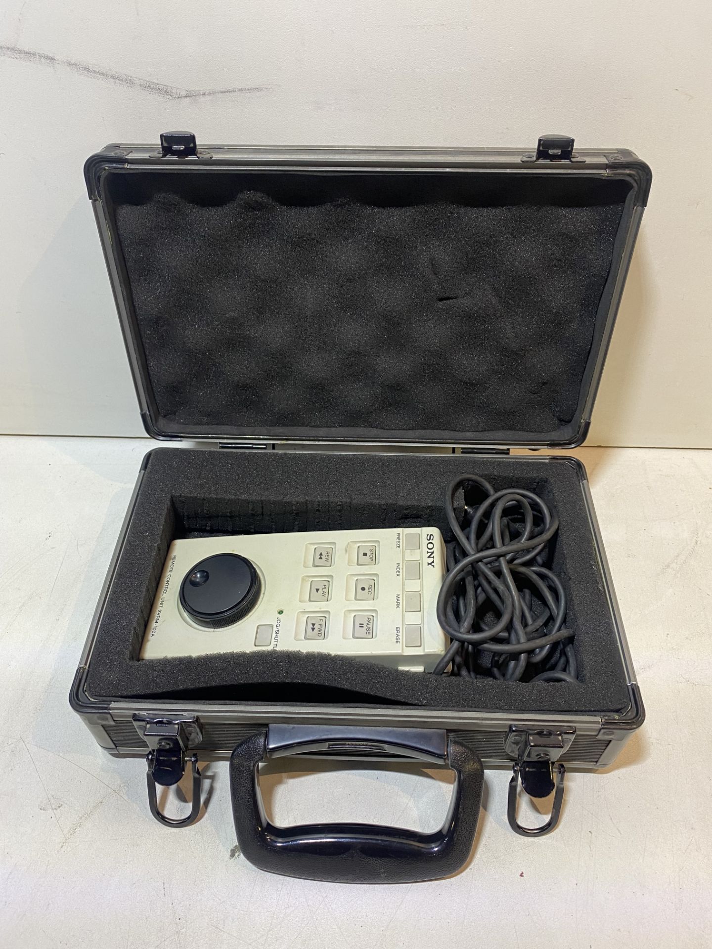 Sony SVRM-100A Wired Remote Control Unit w/ Carry Case - Image 6 of 7