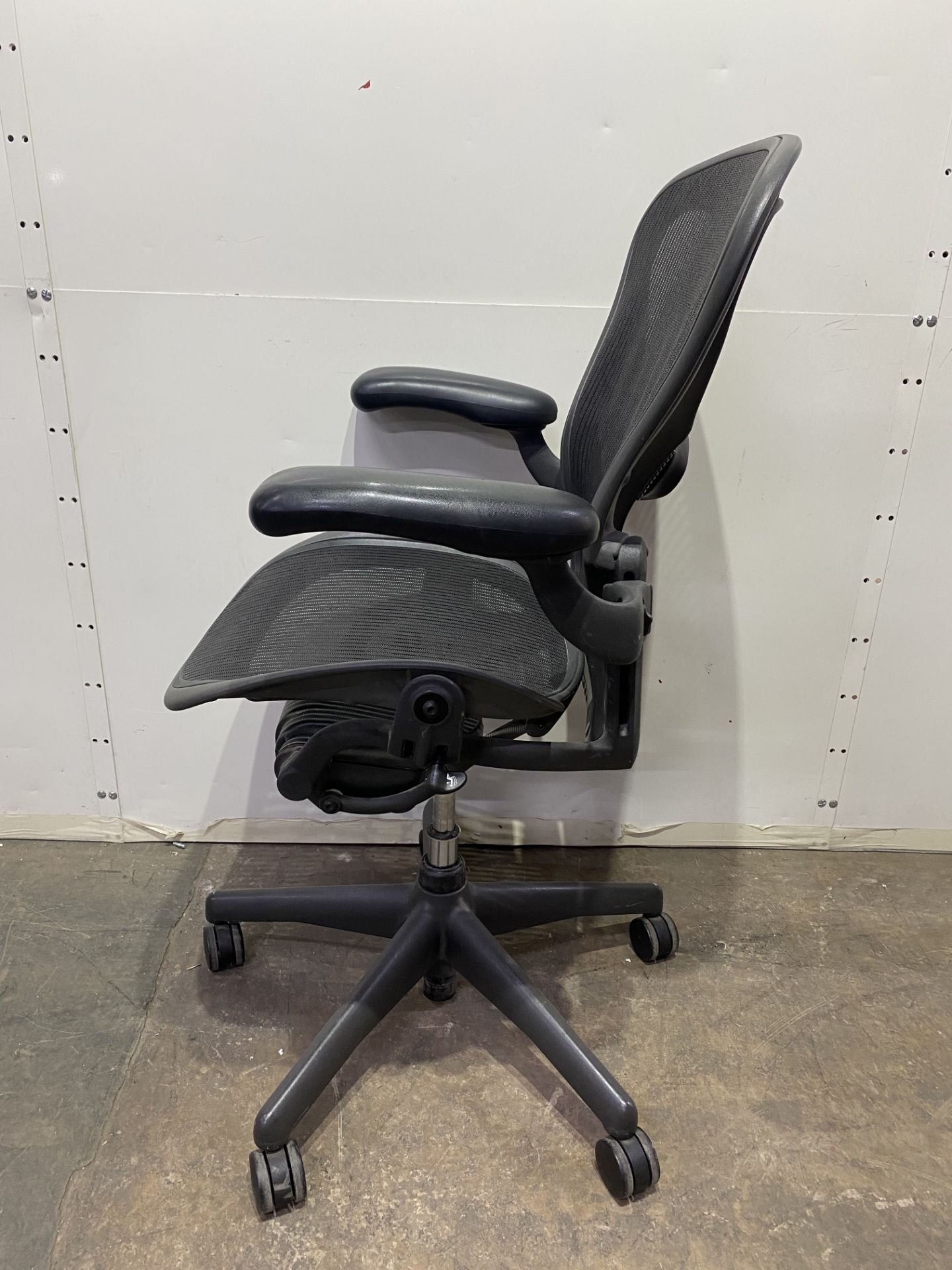 Herman Miller Executive Office Chair - In Black - Image 15 of 17