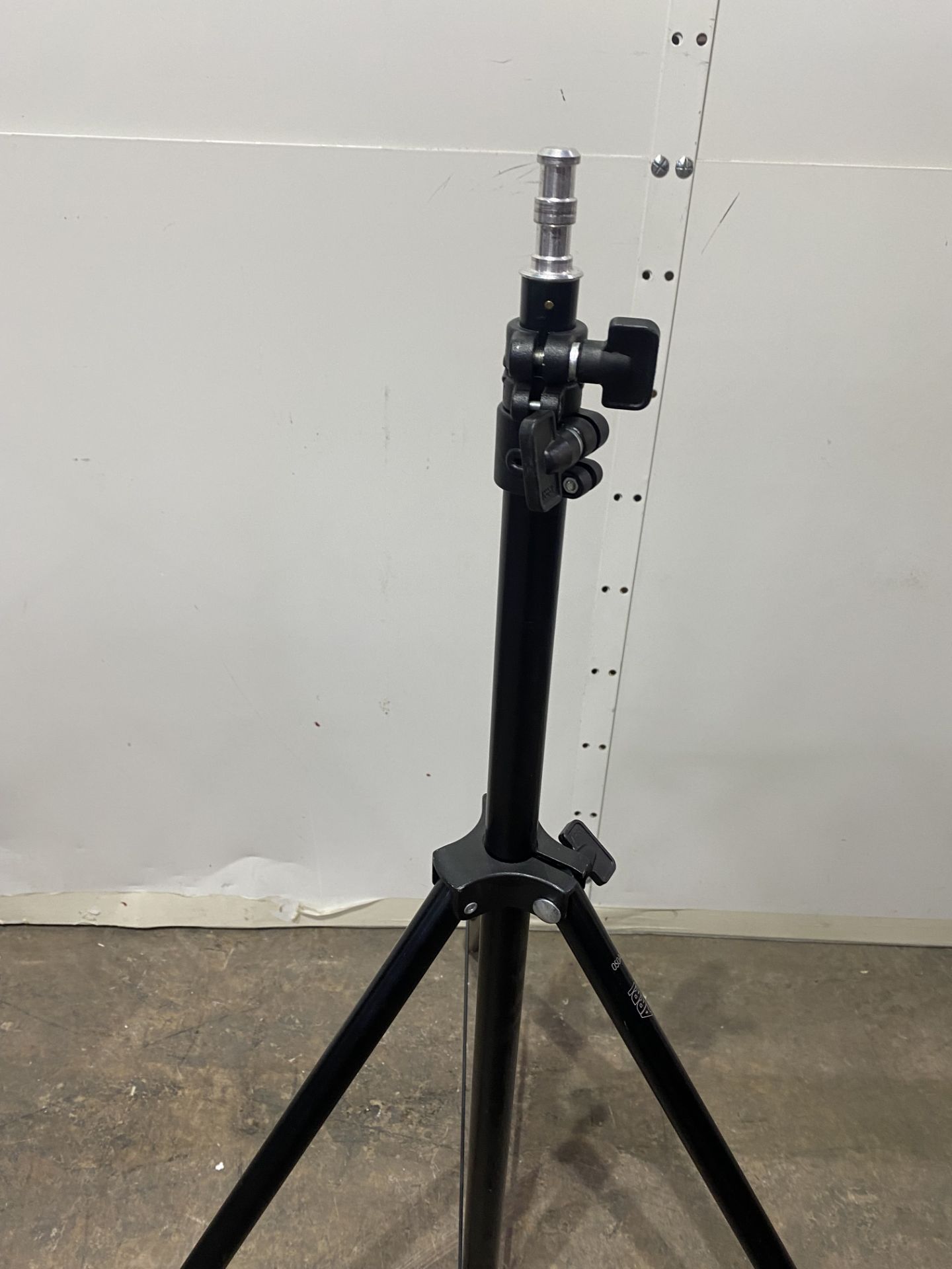 2 x Arri 050A Portable Lighting Stands/Tripods - Image 2 of 7