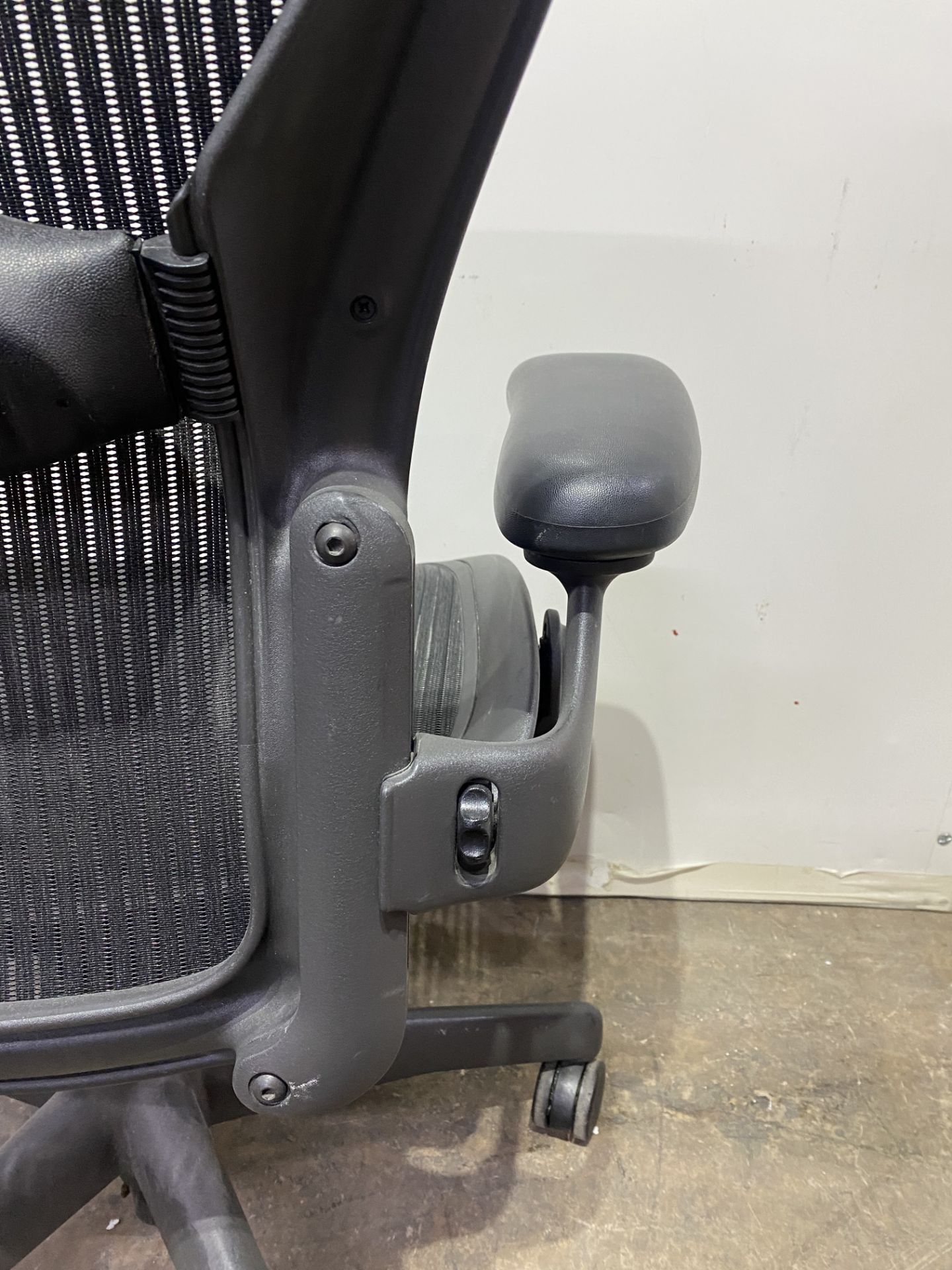 Herman Miller Executive Office Chair - In Black - Image 8 of 14