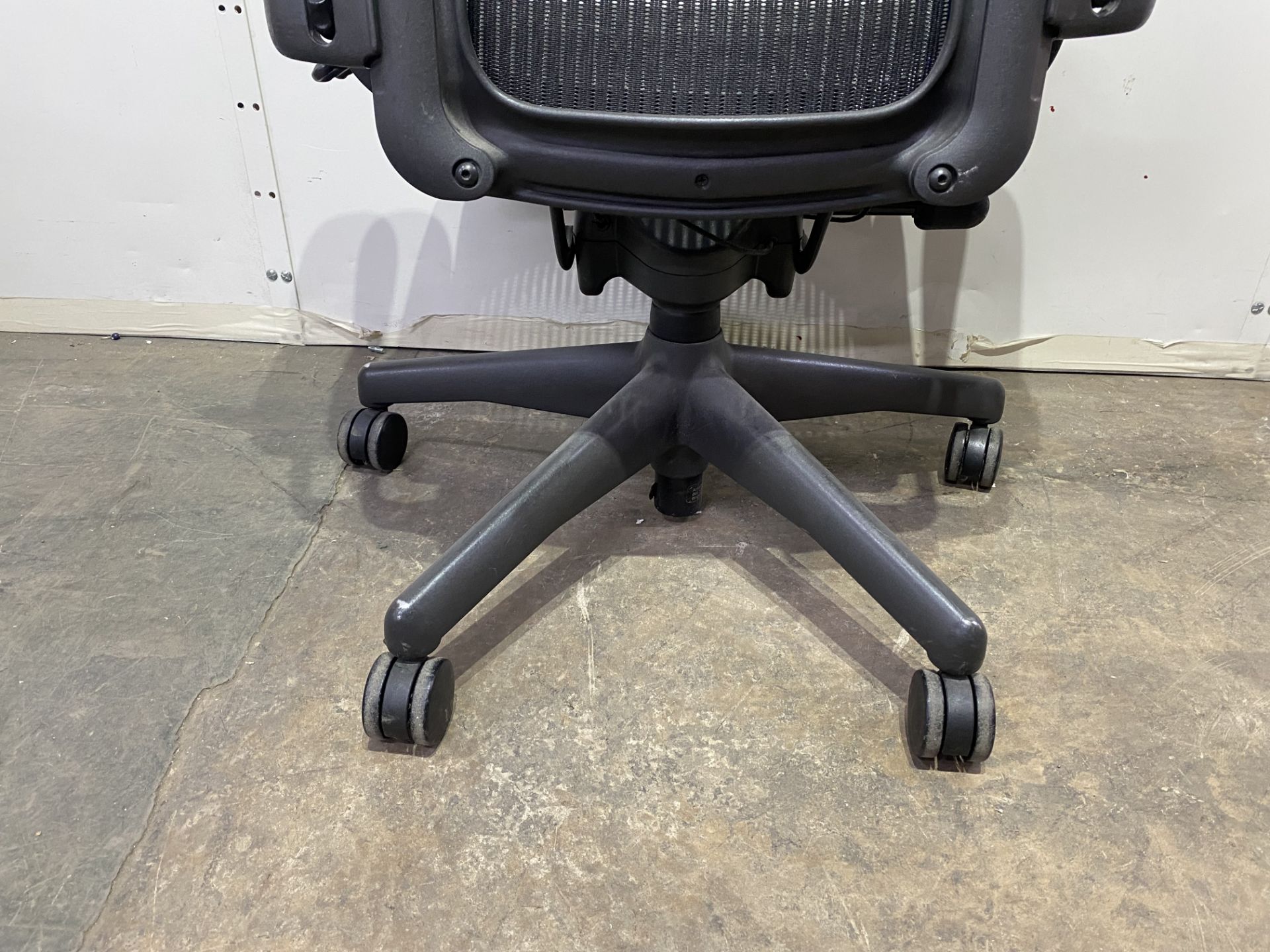 Herman Miller Executive Office Chair - In Black - Image 12 of 14