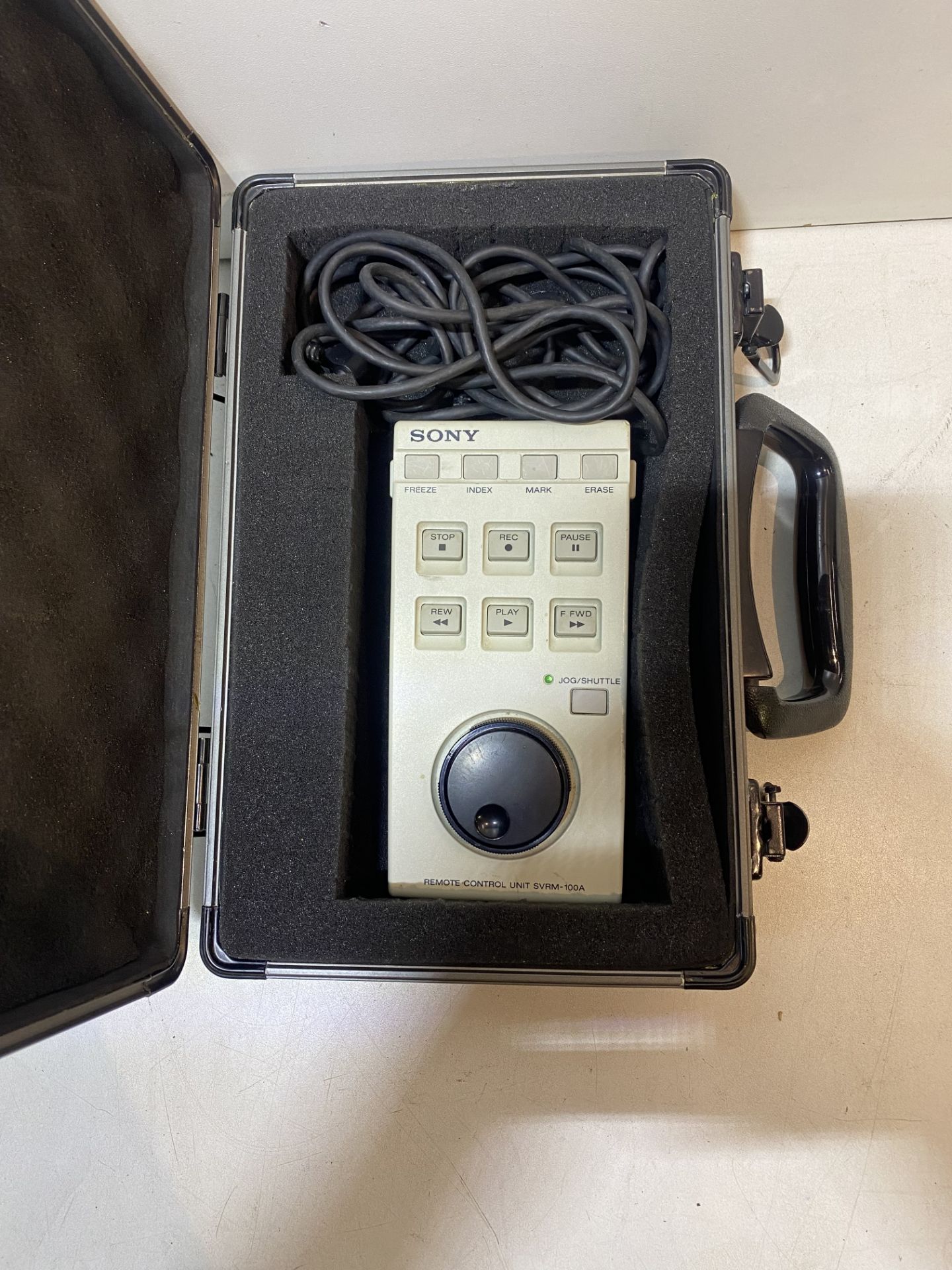 Sony SVRM-100A Wired Remote Control Unit w/ Carry Case - Image 5 of 7