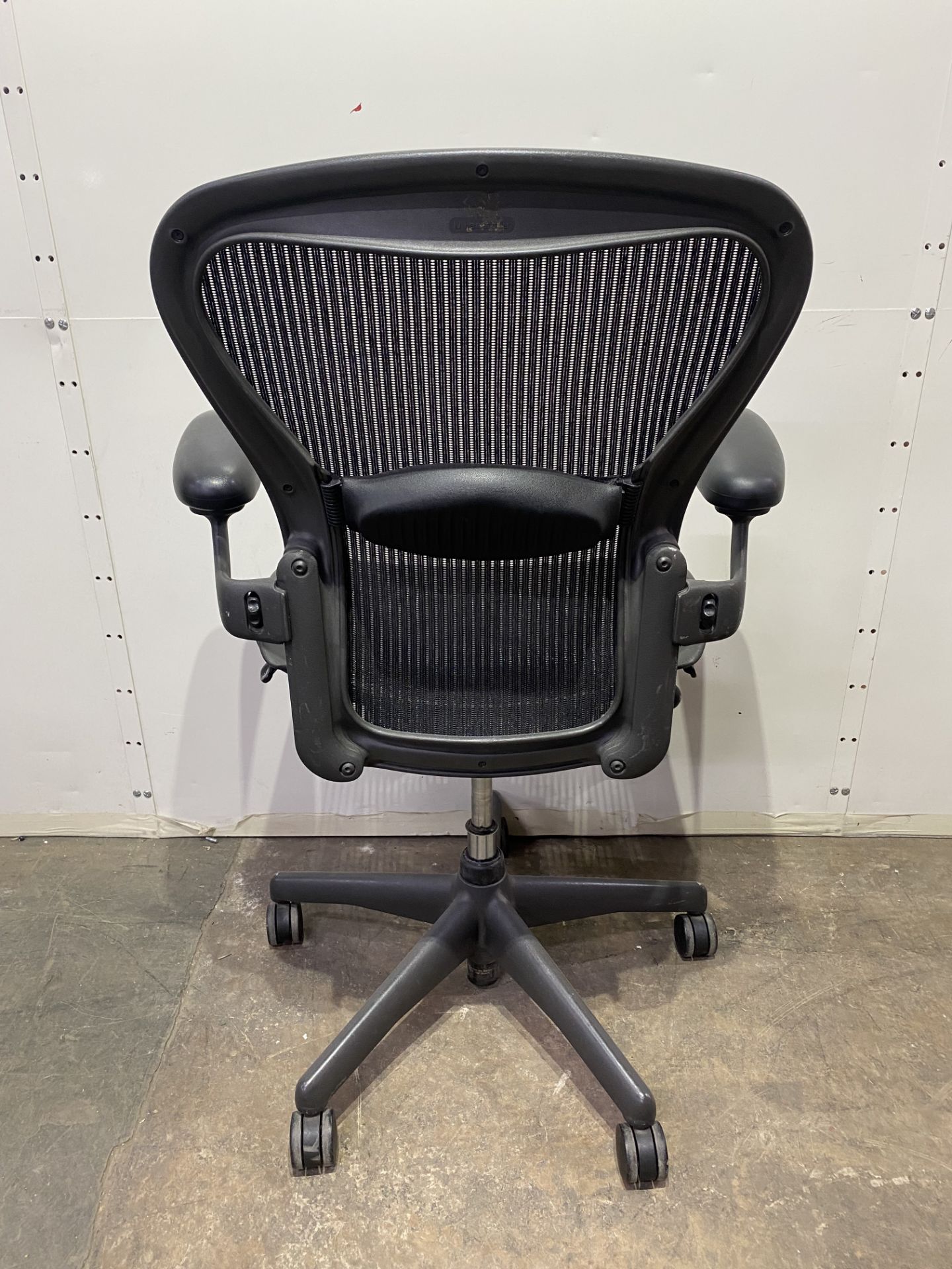 Herman Miller Executive Office Chair - In Black - Image 8 of 17