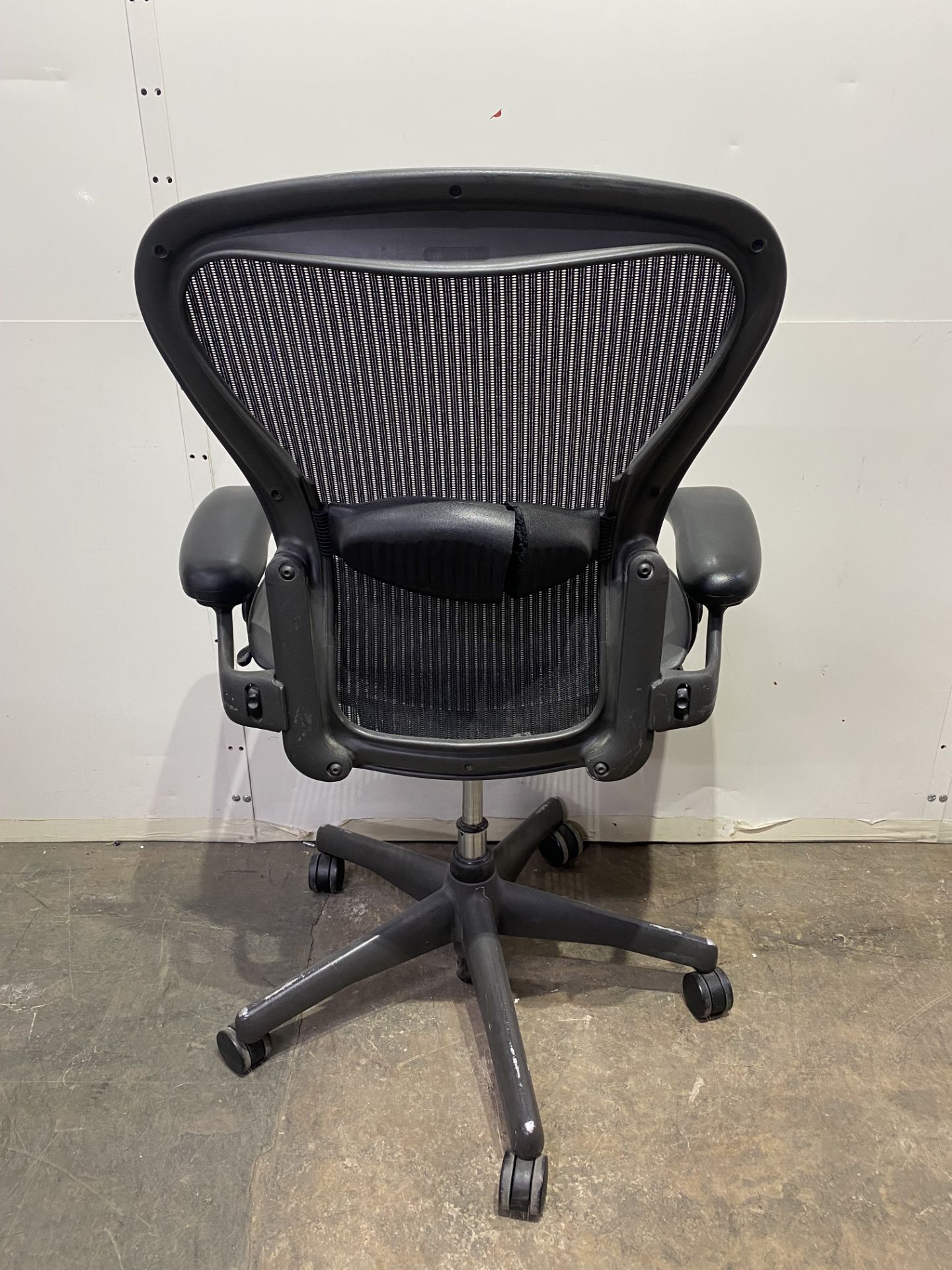 Herman Miller Executive Office Chair - In Black - Image 8 of 16