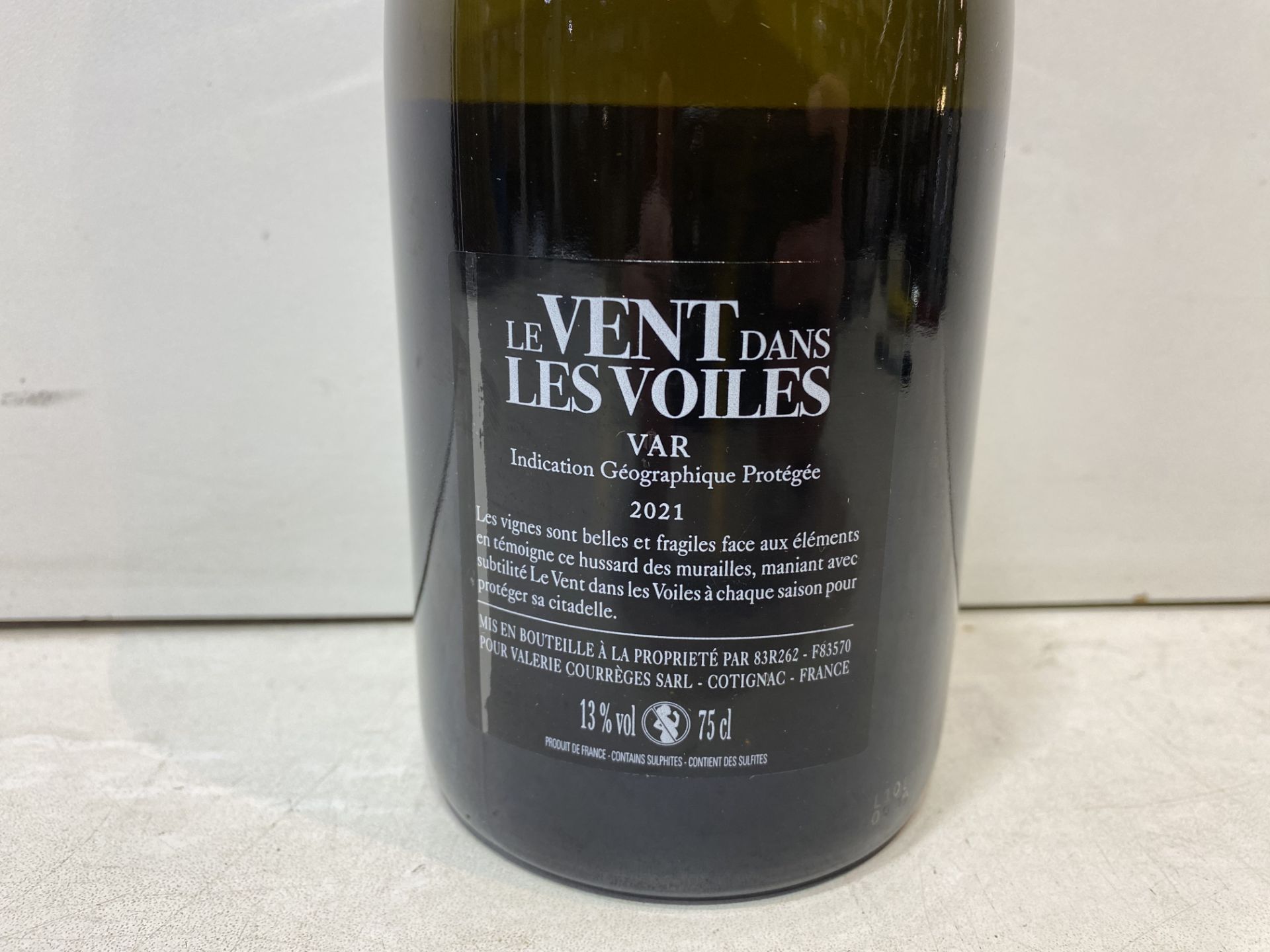 18 x Bottles Of VALÉRIE COURRÈGES, LE VENT DANS LES VOILES WHITE 2021, 750ml - Image 3 of 3