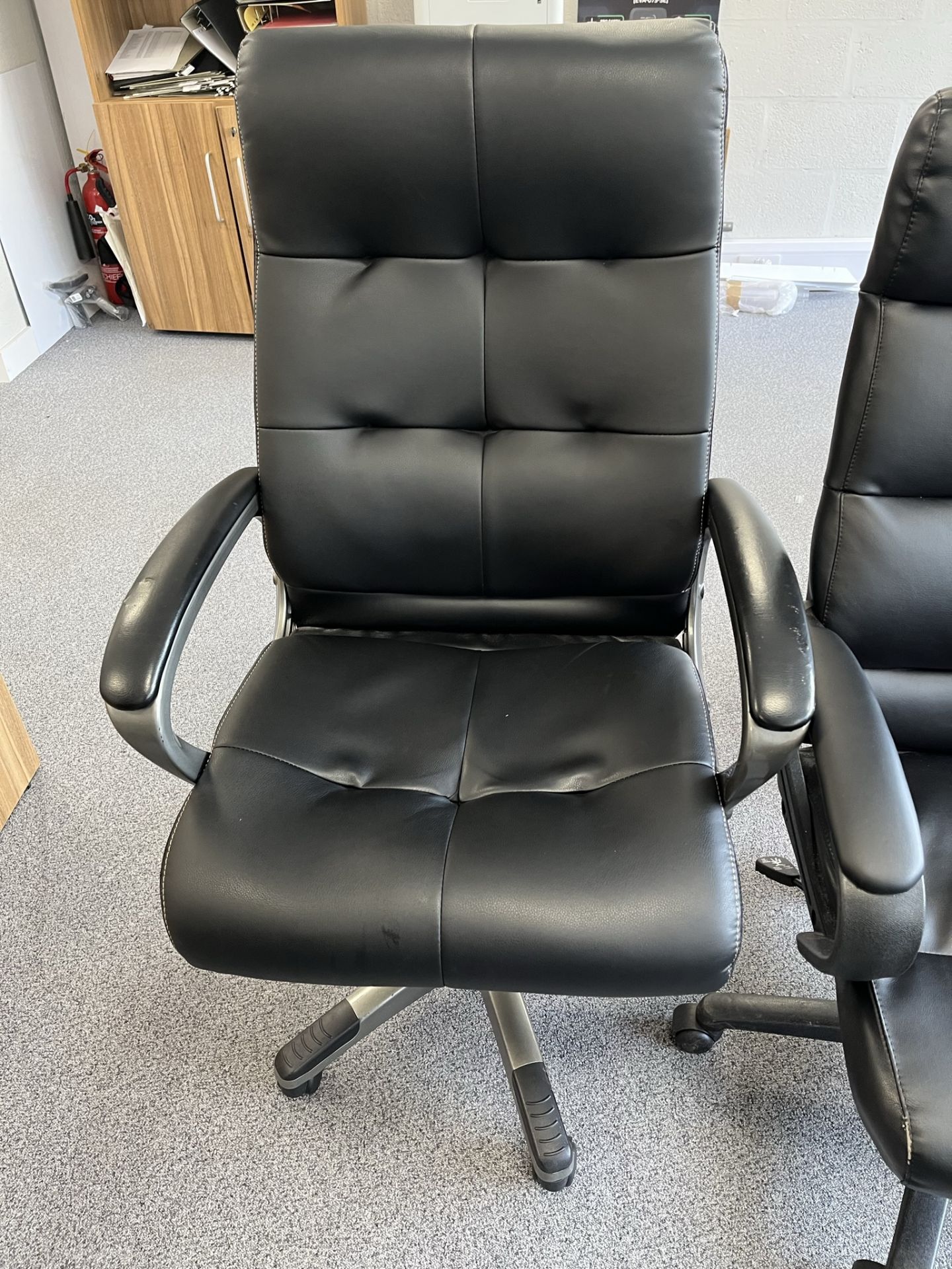 6 x Various Faux Leather Office Chairs - Image 5 of 7