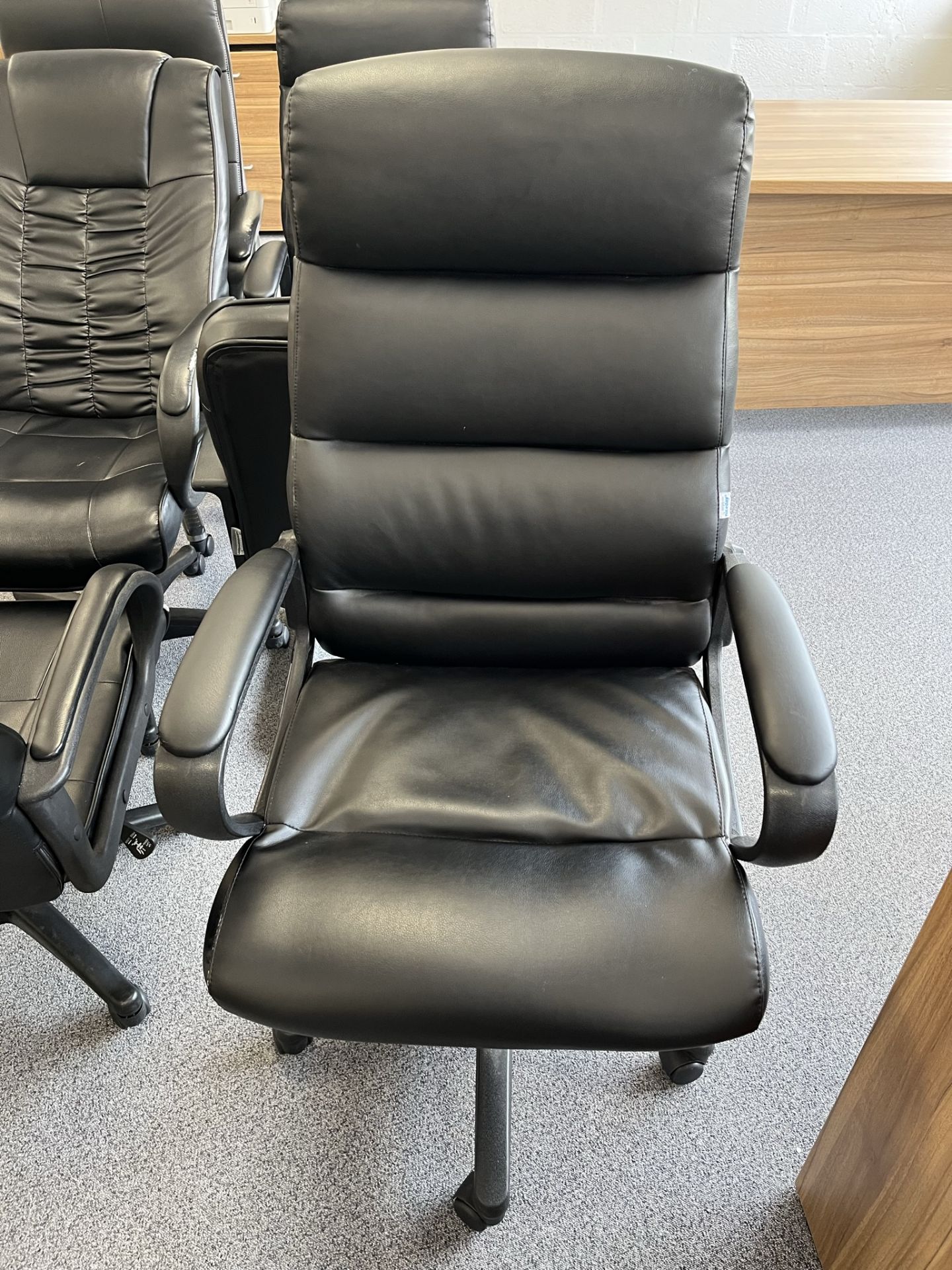 6 x Various Faux Leather Office Chairs - Image 7 of 7