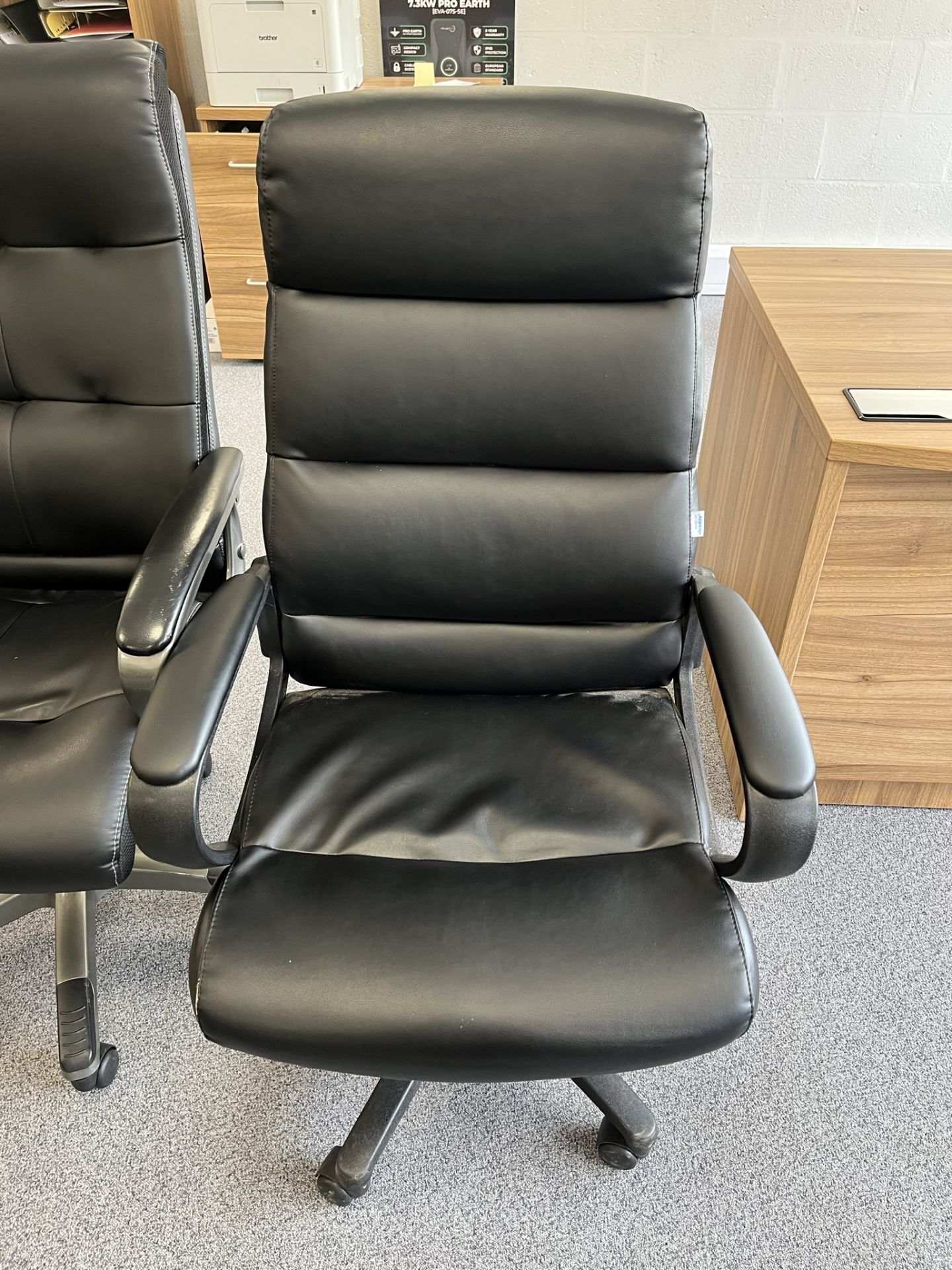 6 x Various Faux Leather Office Chairs - Image 4 of 7