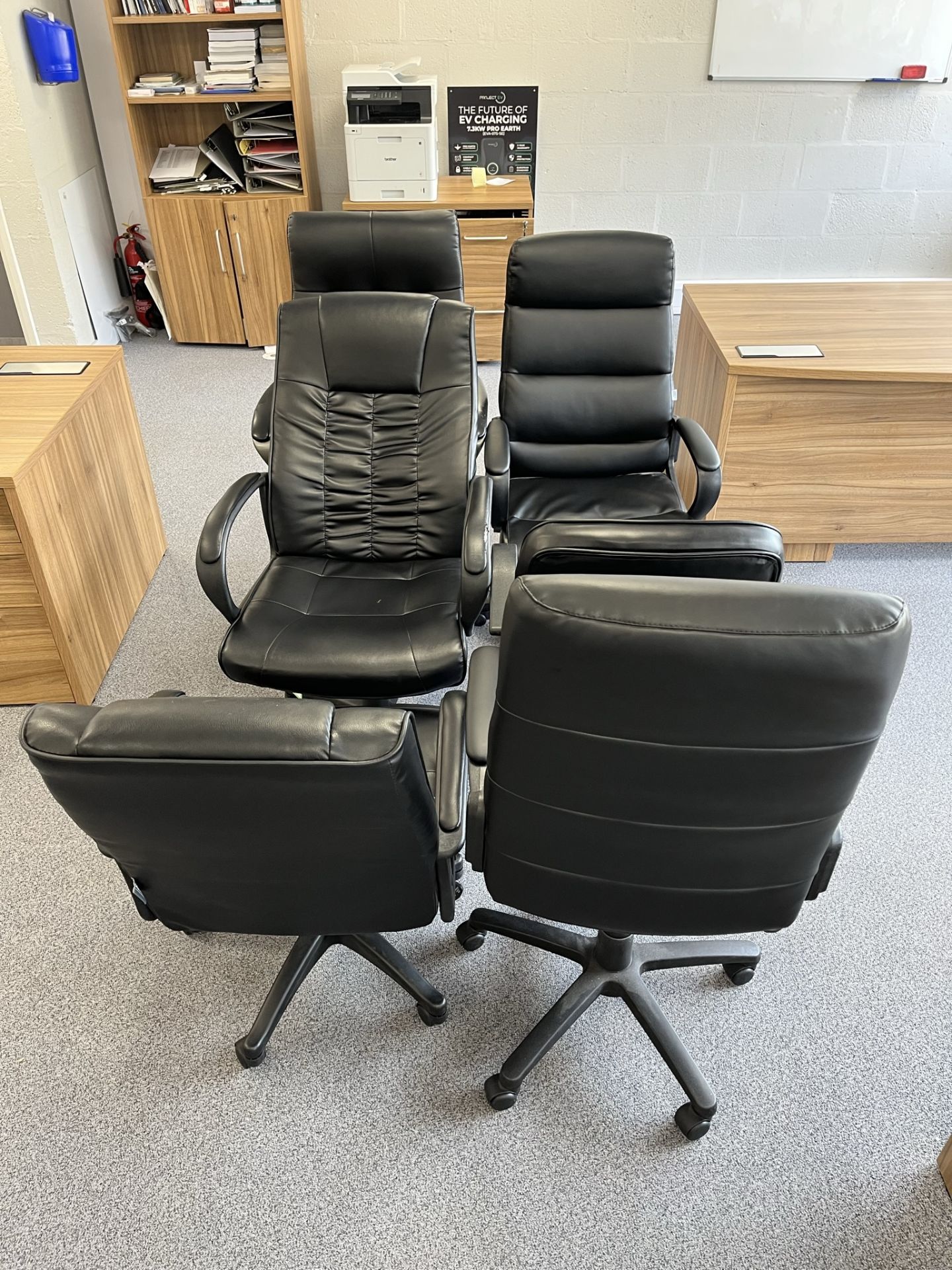 6 x Various Faux Leather Office Chairs - Image 6 of 7