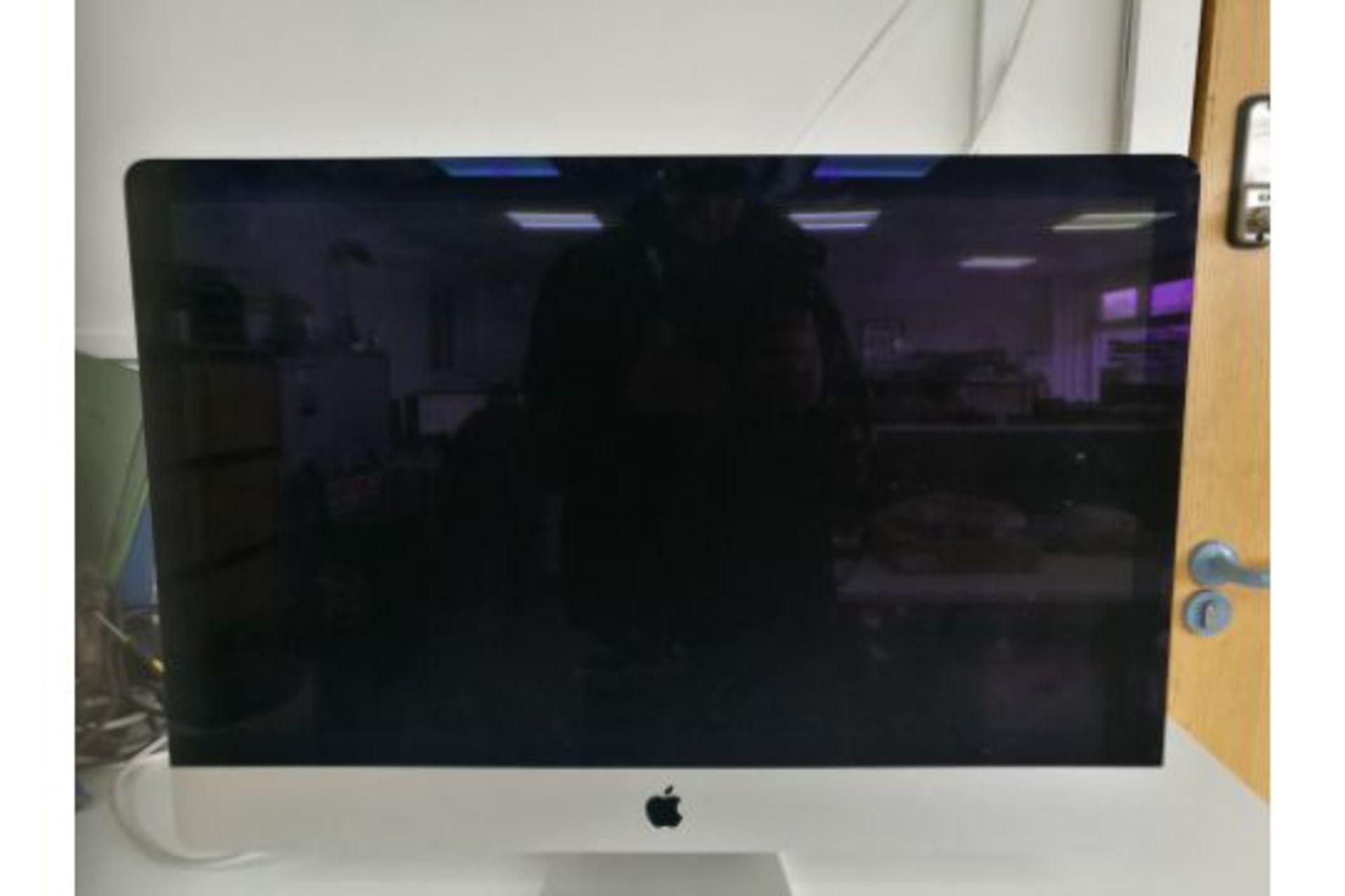 Apple iMac (Retina 5K, 27-inch, Late 2014) (with NSP Flight Bag) - Image 4 of 6