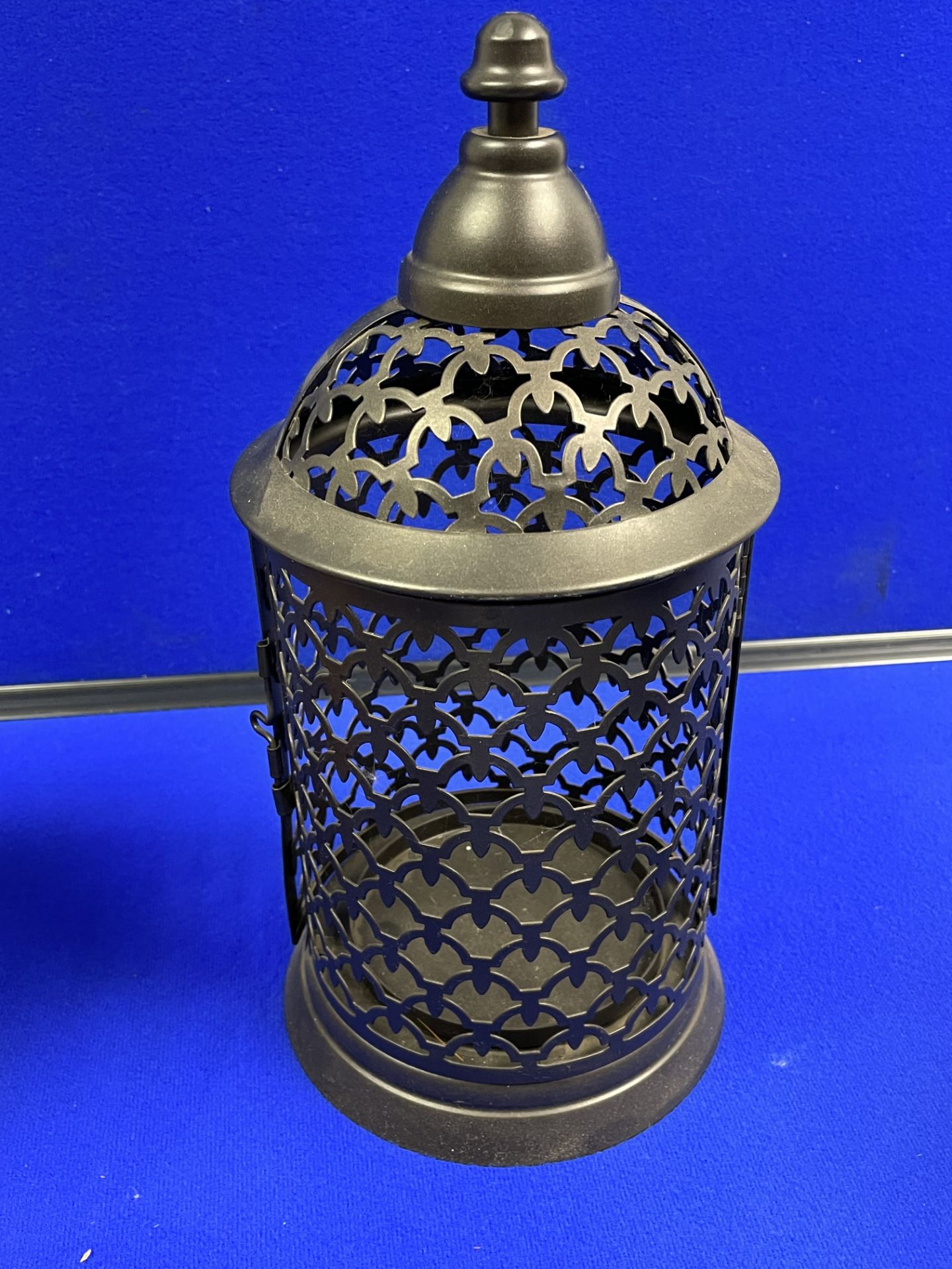 18 x Indoor and Outdoor Ornaments/Lanterns | See further details - Image 7 of 10