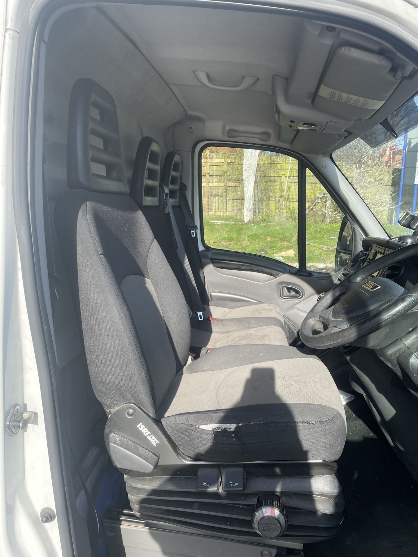 Iveco Daily 35S13 MWB Diesel Panel Van | HN14 OSD | 121,608 Miles - Image 8 of 12