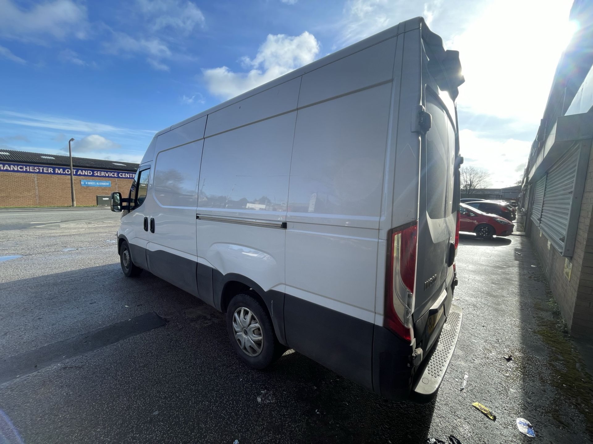 Iveco Daily 35S14V Diesel Panel Van | RJ17 NLA | 86,120 Miles - Image 4 of 13