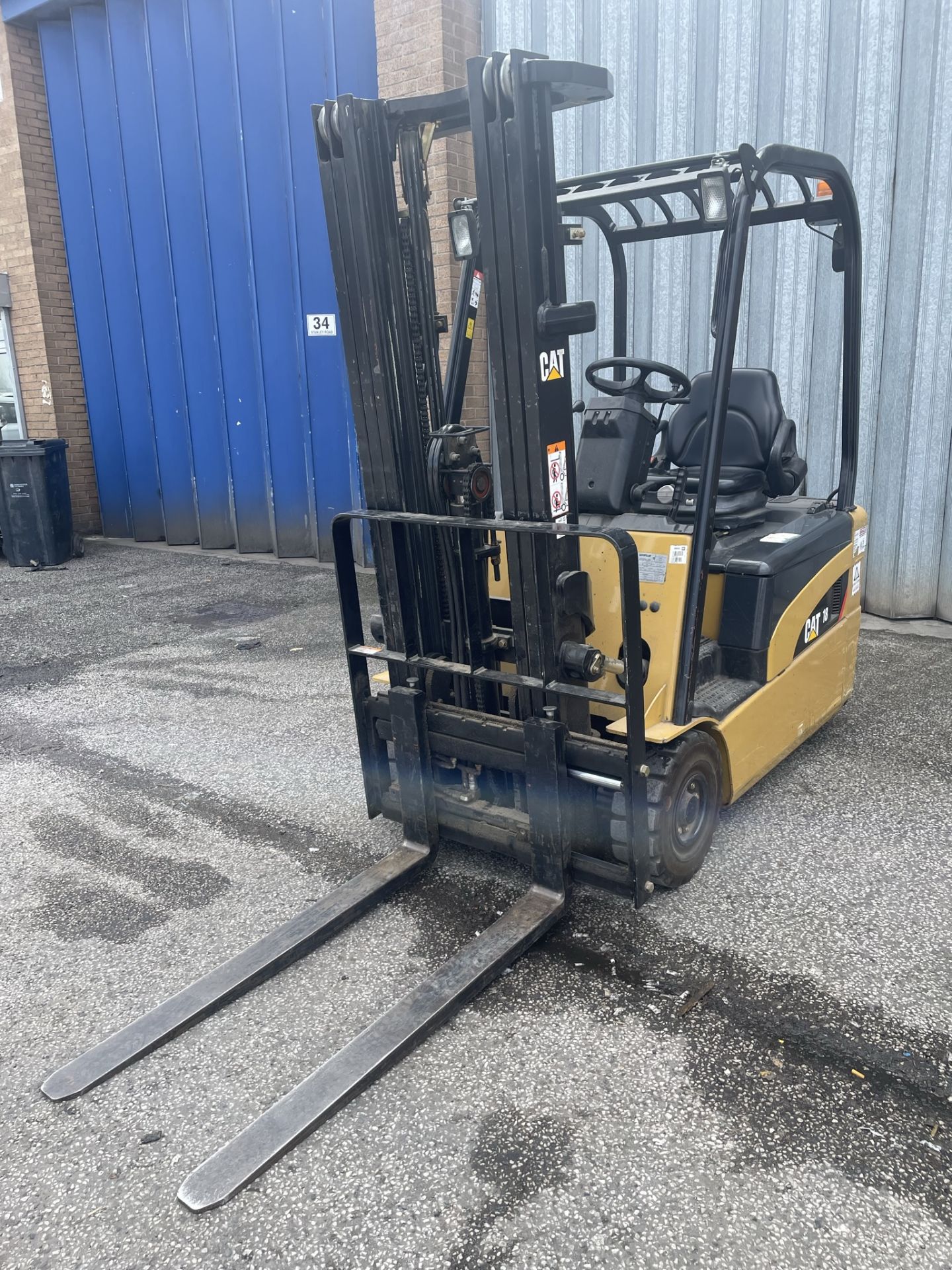 Caterpillar EP18NT 1.4T Electric Forklift Truck w/ Charger & Sideshift | 378.4 Hours - Image 3 of 11