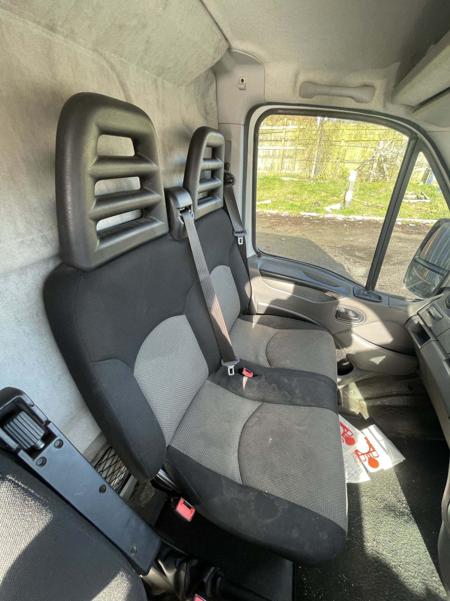 Iveco Daily 35S13 MWB Diesel Panel Van | HN14 OSD | 121,608 Miles - Image 10 of 12