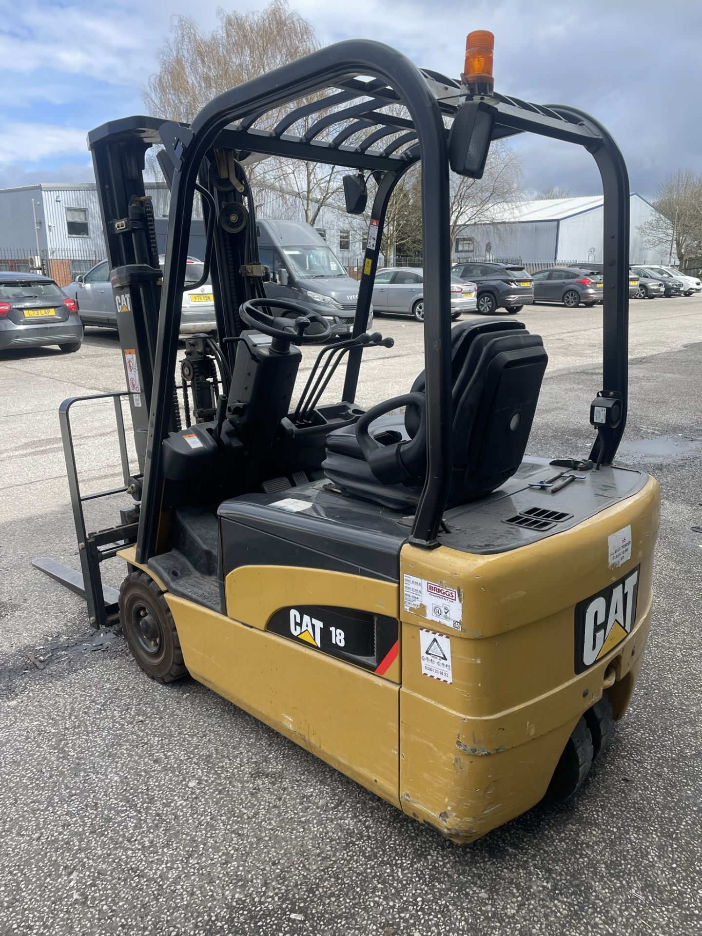 Caterpillar EP18NT 1.4T Electric Forklift Truck w/ Charger & Sideshift | 378.4 Hours - Image 4 of 11