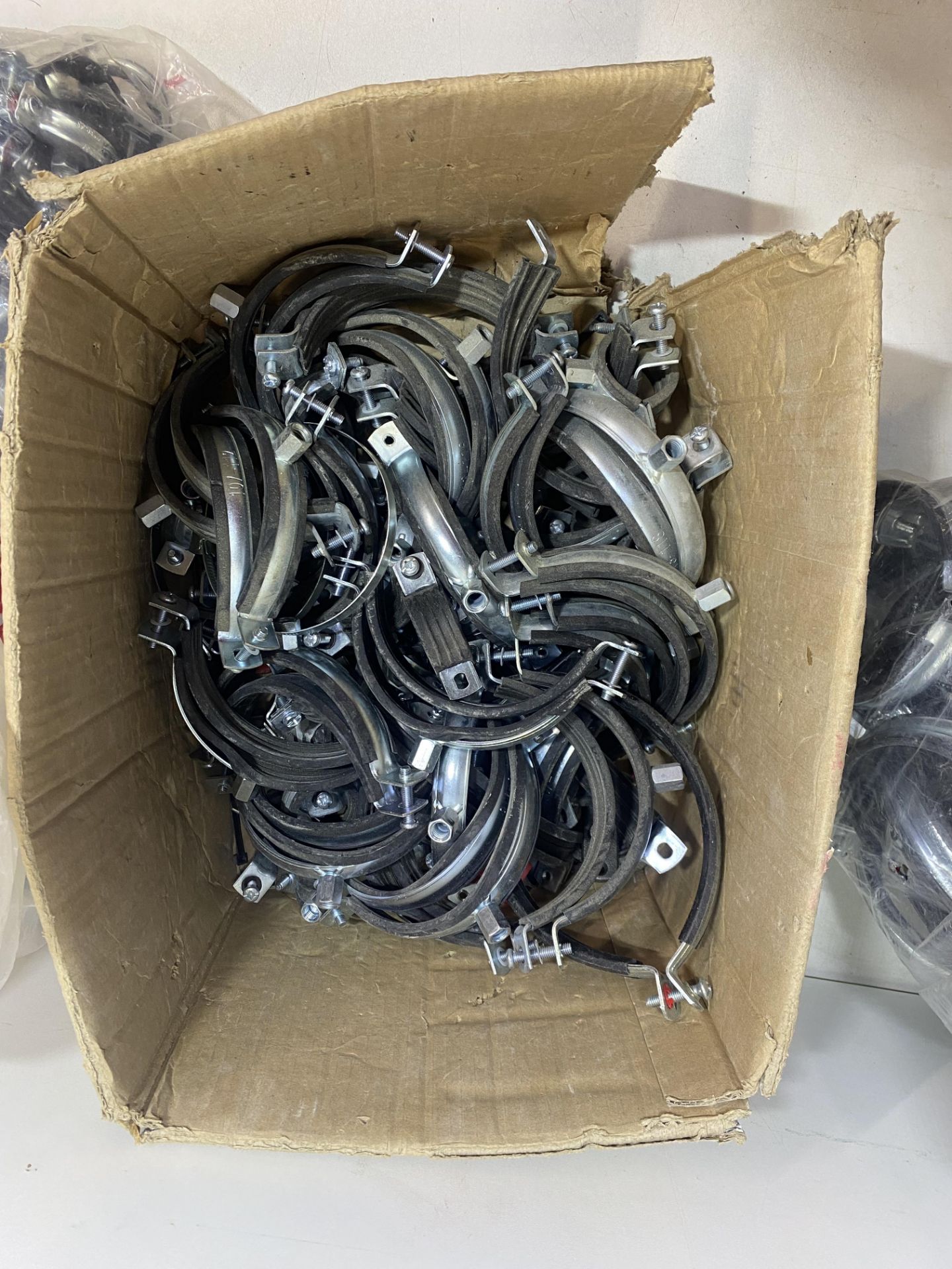 Quantity Of Various Rubber Lined Euro / Pipe Clips - Bild 4 aus 8