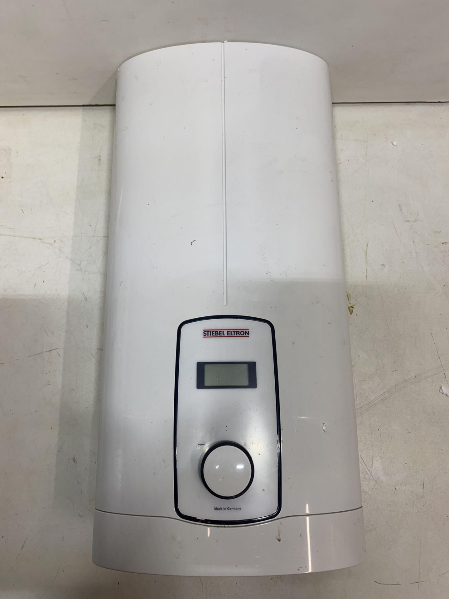 Stiebel Eltron DHB-E 18/21/24 LCD Comfort Instantaneous Water Heater - Image 2 of 7