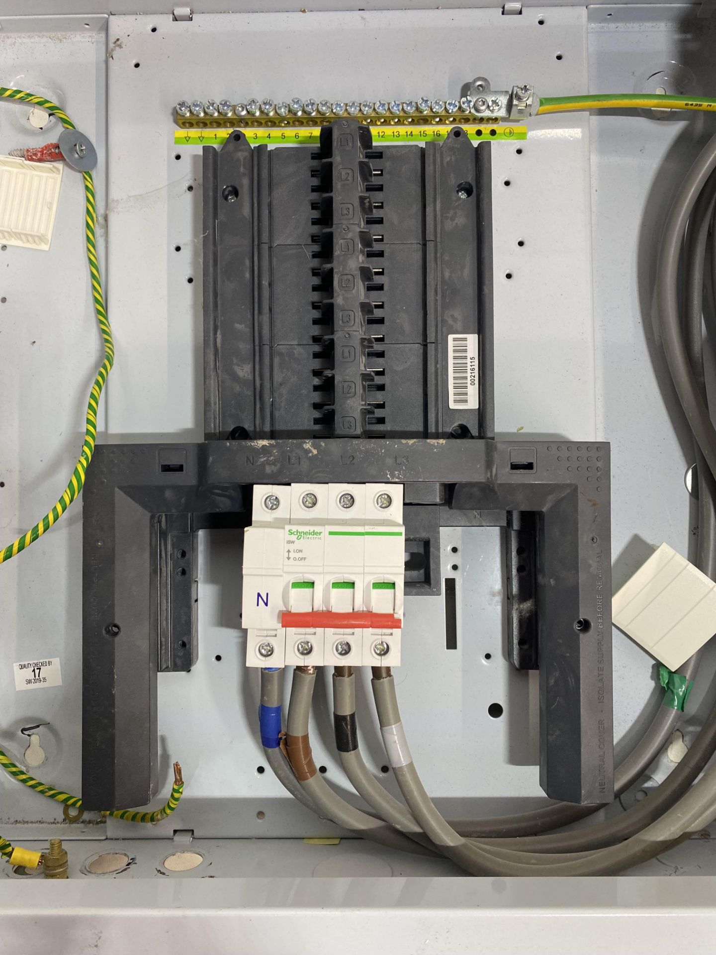 KQ Schneider Three Phase Loadcentre Distribution Board - Image 2 of 5