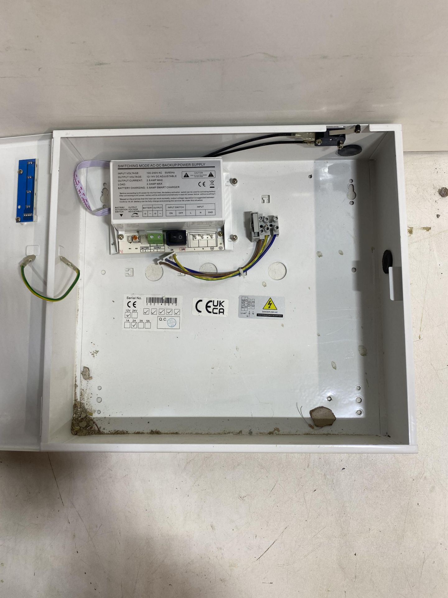 240v Switching Mode AC-DC Backup Power Supply Box - Image 4 of 6