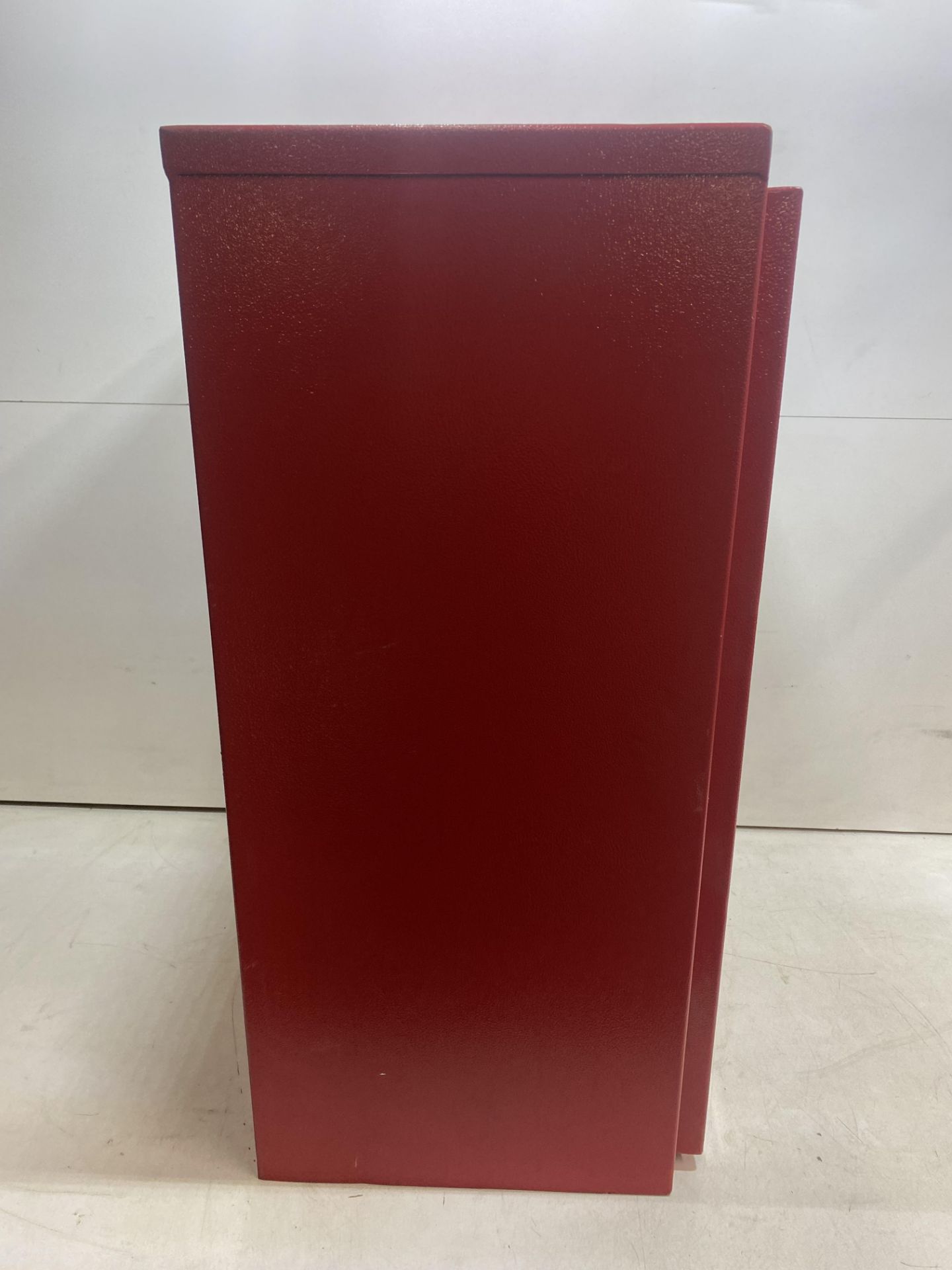 JD Fire Red Dry Riser Outlet Cabinet - Bild 6 aus 7