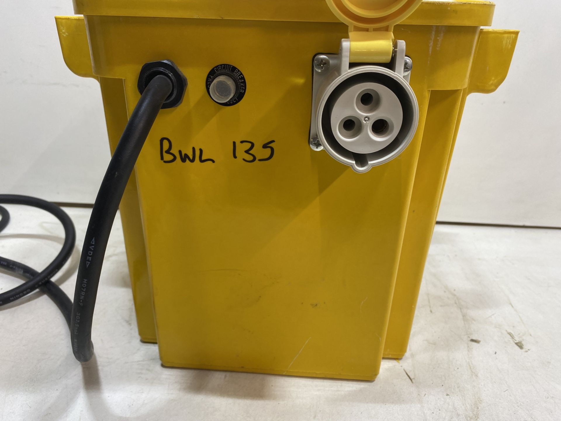 4 x MCG Industrial CM2503/CL 5.0kva Single Phase 110v Portable Transformers - Image 8 of 12