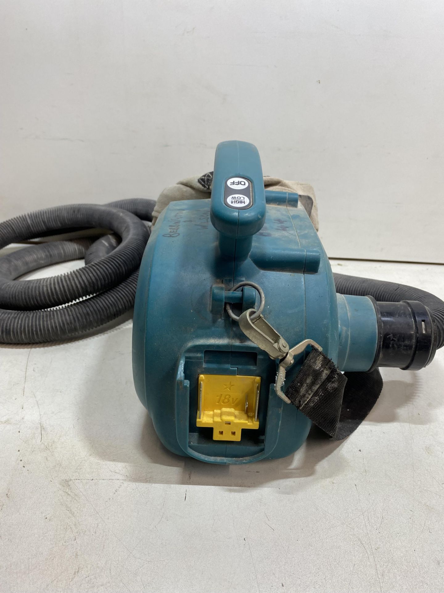 Makita BVC350 18v Dust Extractor - See Pictures - Bild 4 aus 7