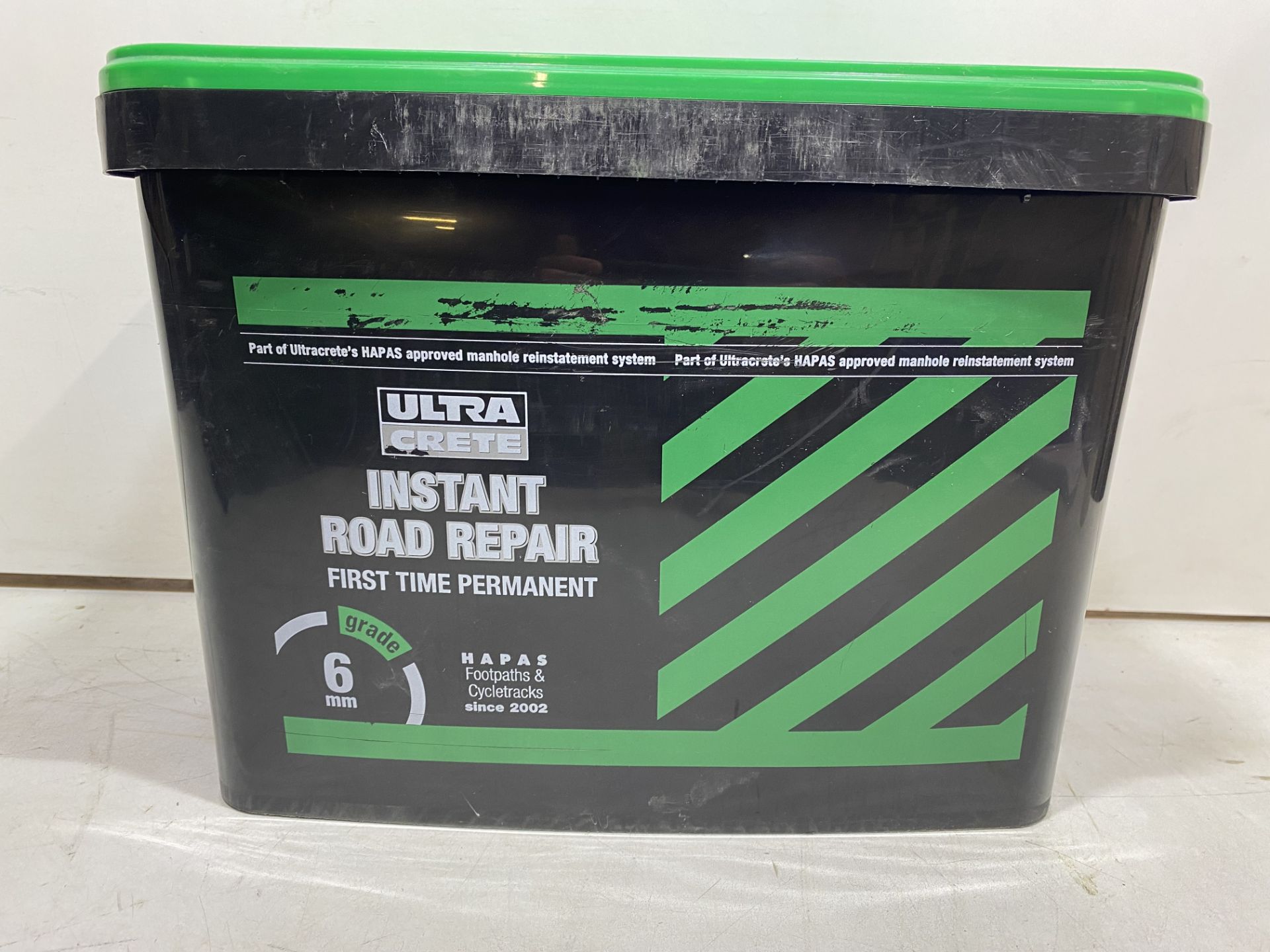 3 x Tubs Of Ultracrete Instant Road Repair 6mm, 25kg, Black - Image 3 of 6